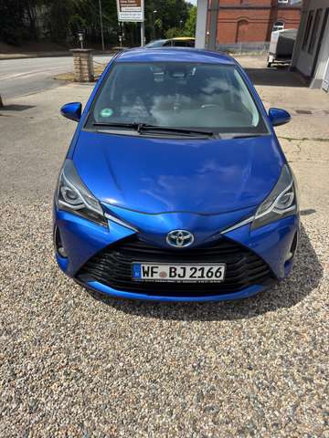 Imagine Toyota Yaris Yaris Hybrid 1.5 VVT-i Comfort
