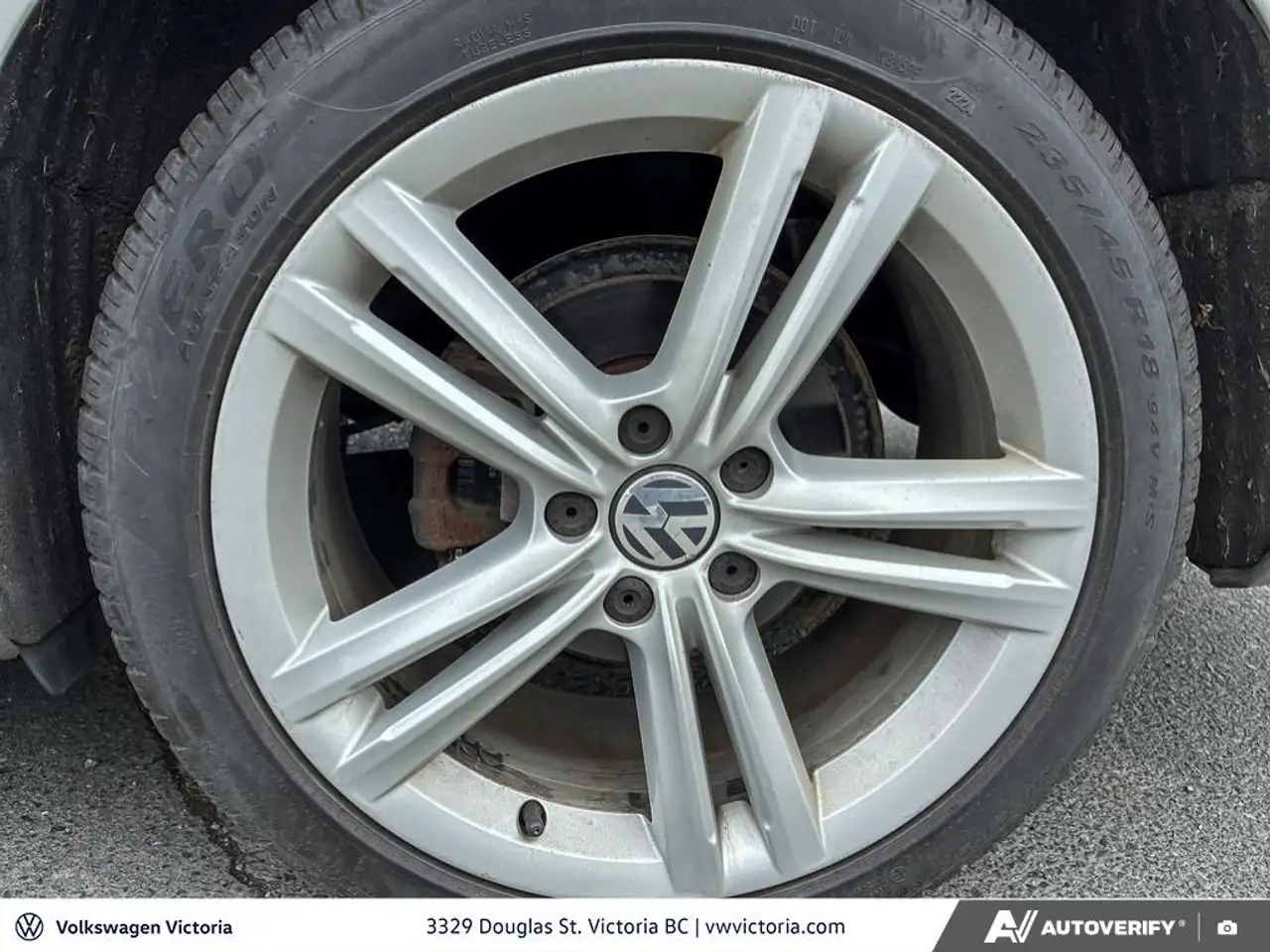 Volkswagen Passat photo Volkswagen Passat