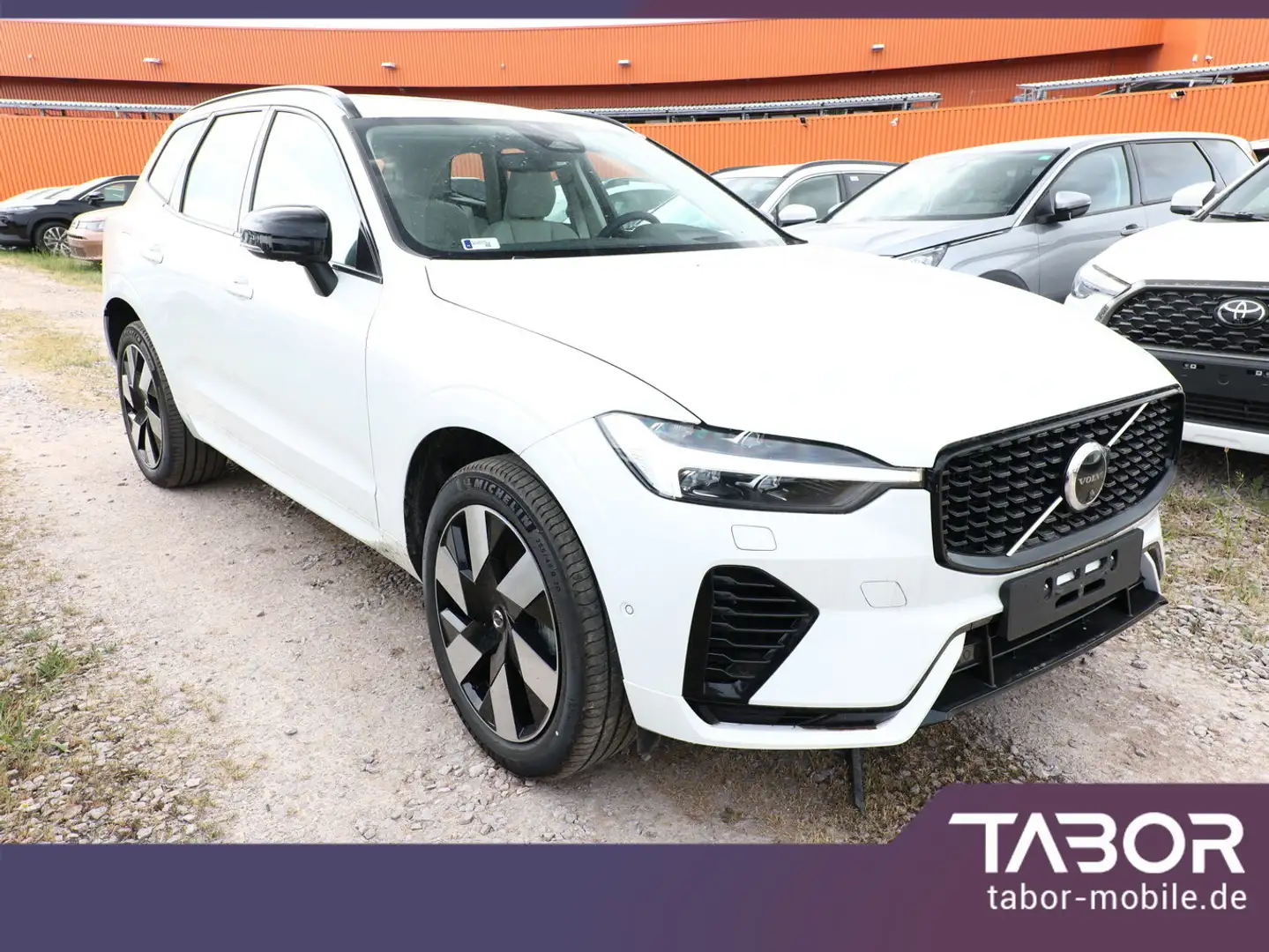 Volvo XC60 T6 AWD Ultra Dark 360Kam HUD Pano ACC H/K Weiß - 2