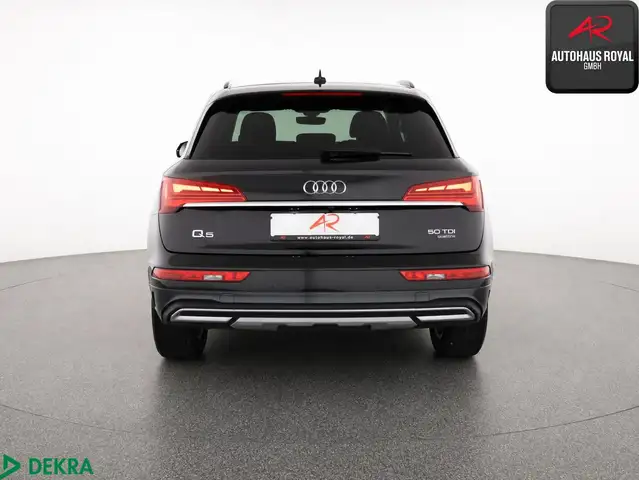 Audi Q5 view 3