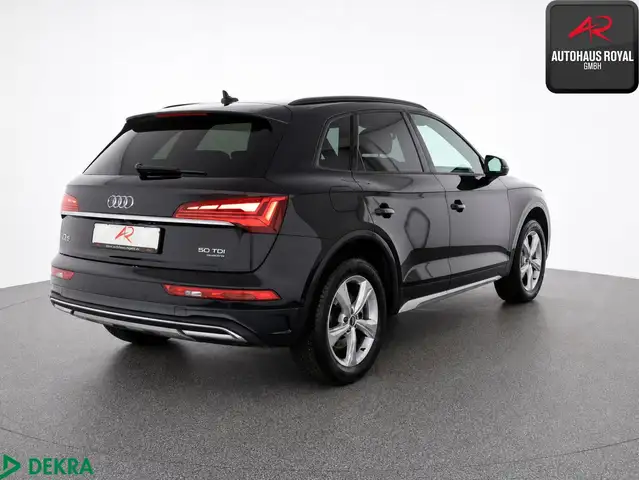 Audi Q5 view 4