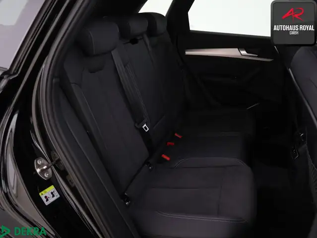 Audi Q5 view 12