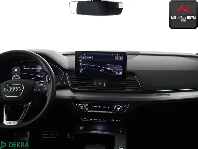 Audi Q5 view 8