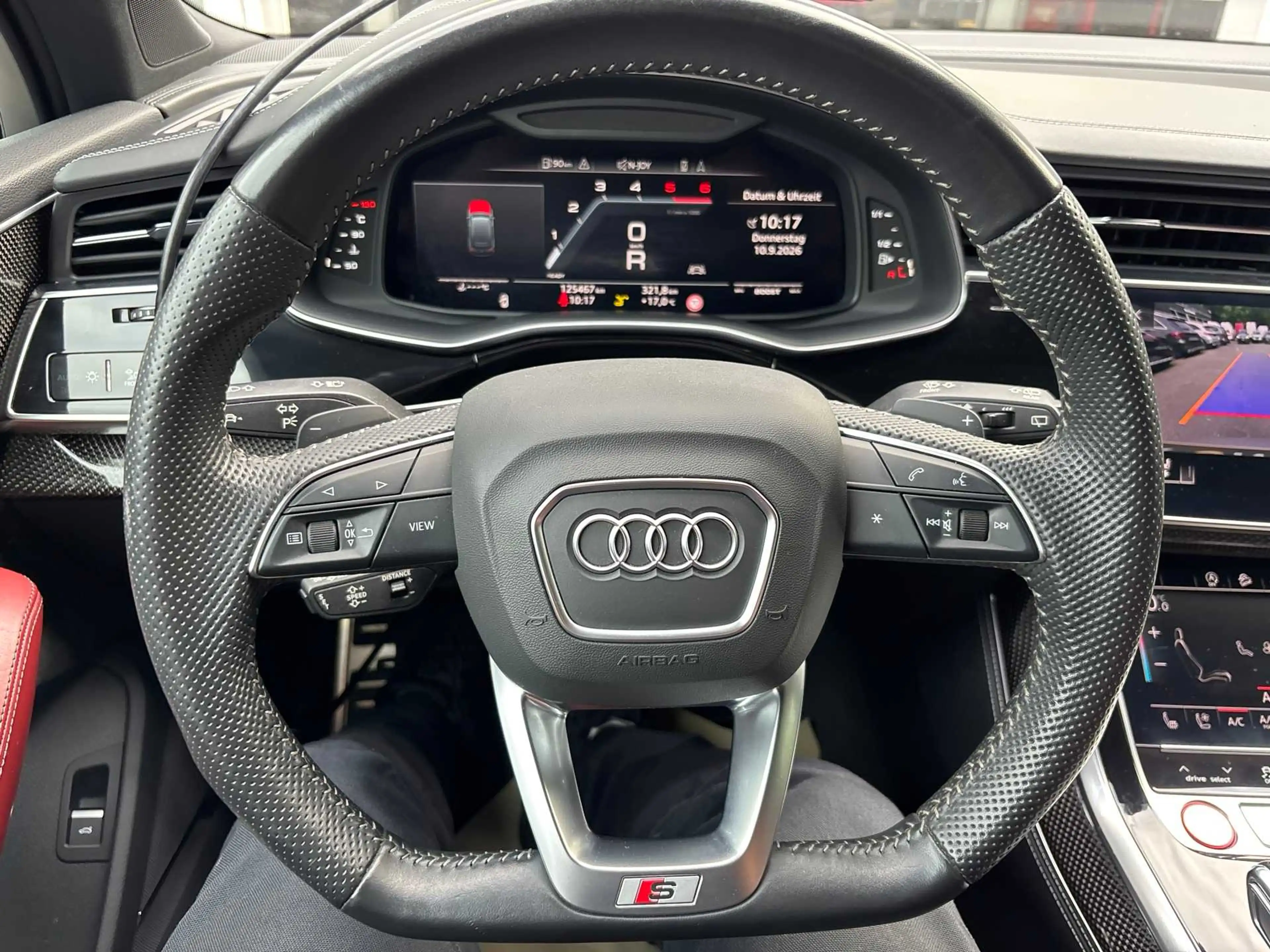 Audi SQ7 4.0 TDI quattro — photo 13