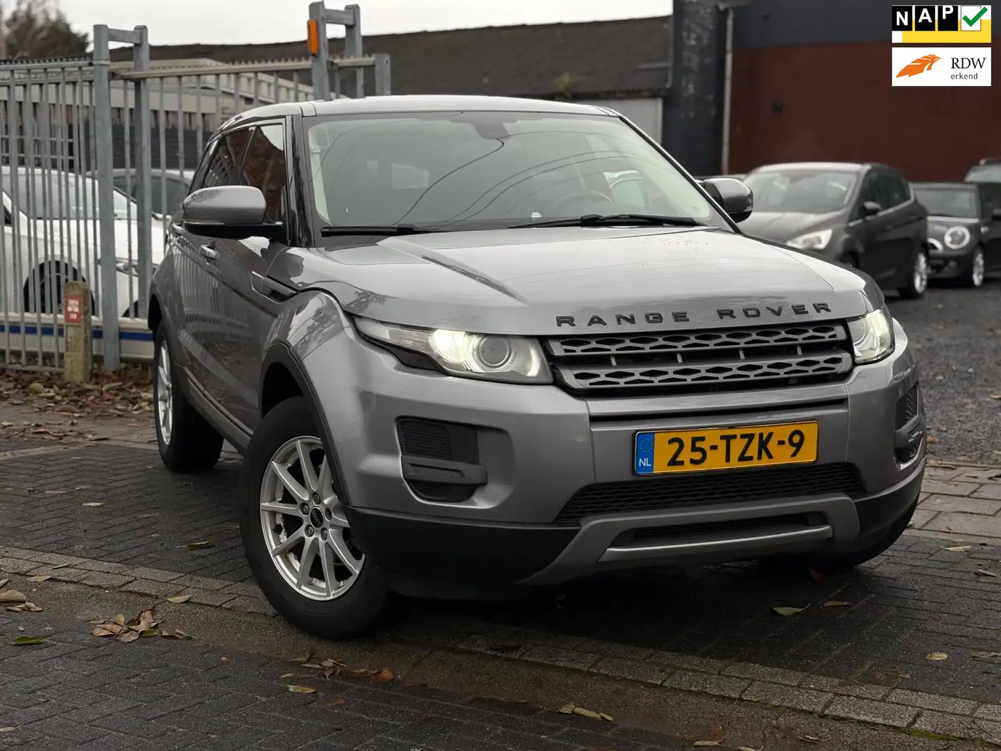 Land Rover Range Rover Evoque 2.2 eD4 2WD Pure | Xenon | Lederen bekleding | 17” Gris - 1
