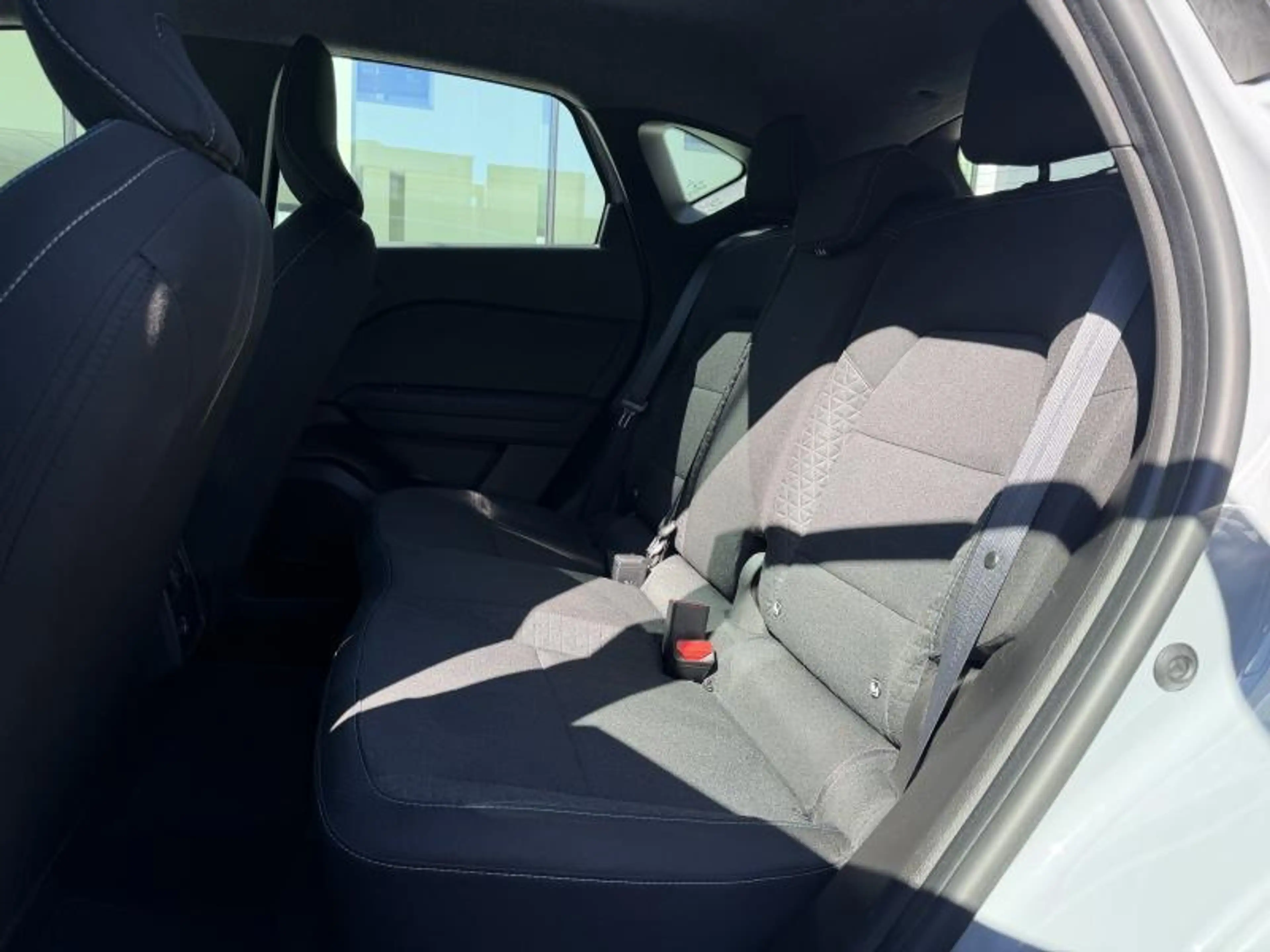 Renault Captur techno eco-g 90 — photo 8