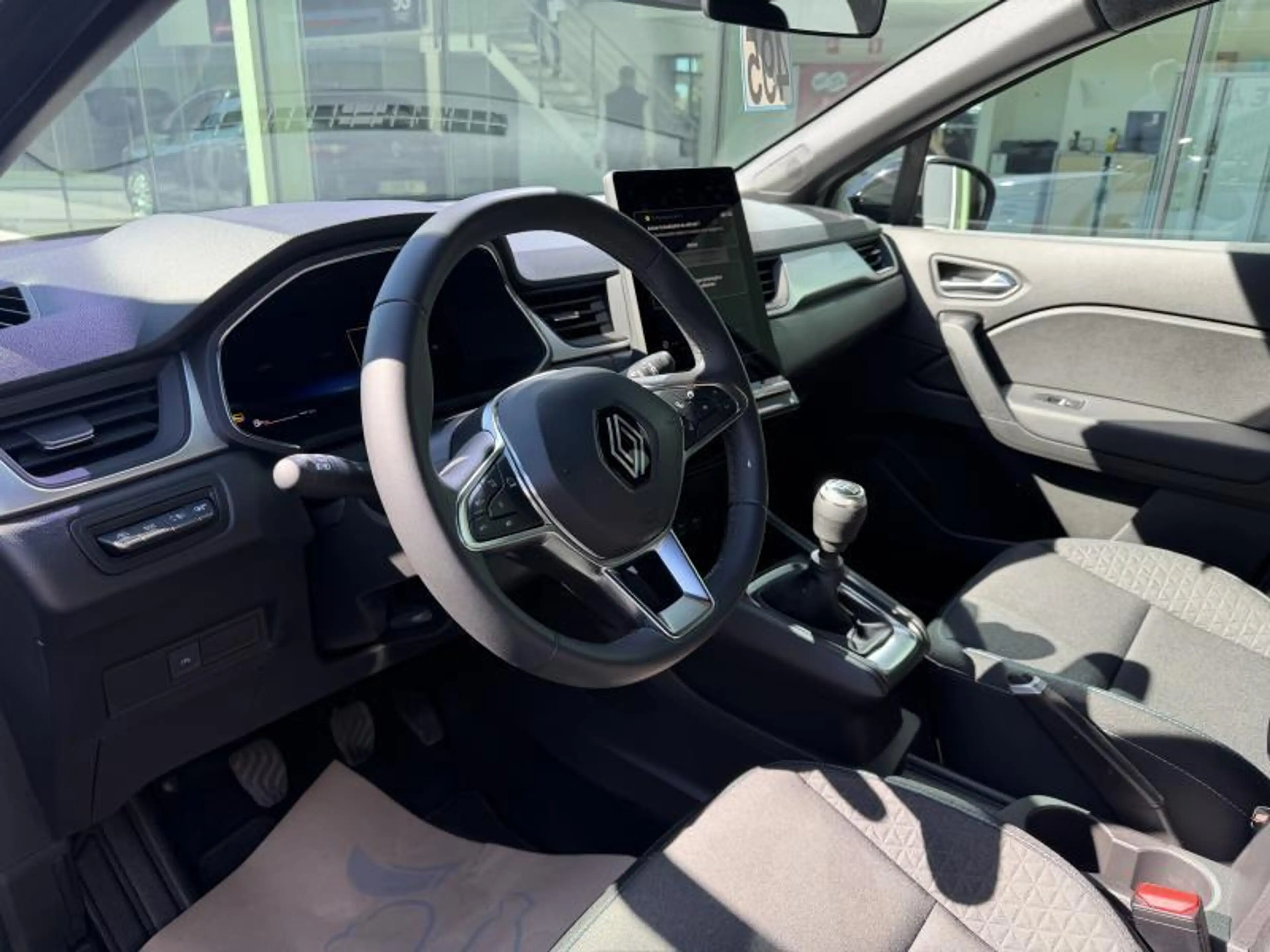 Renault Captur techno eco-g 90 — photo 10