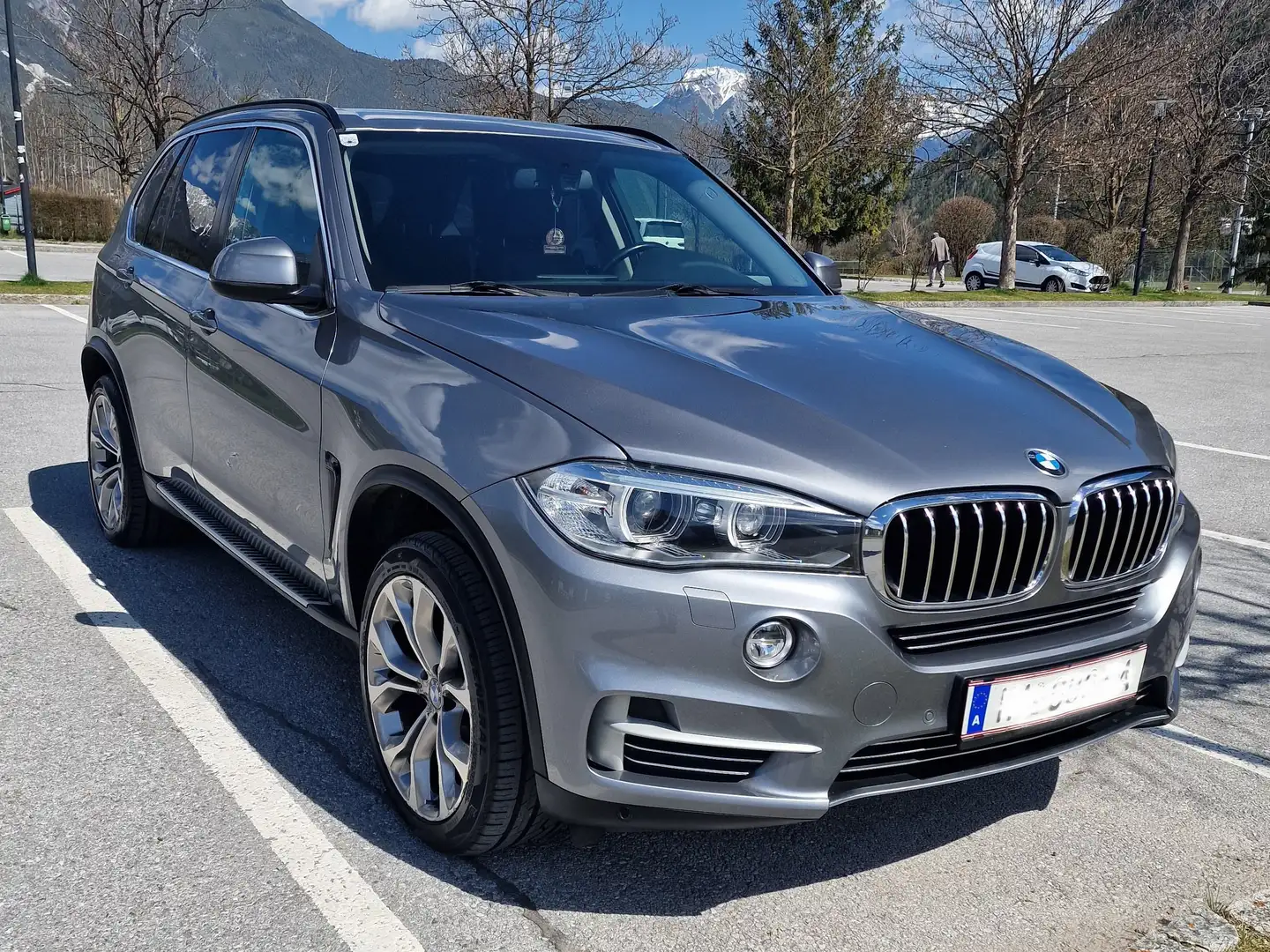 BMW X5 xDrive30d Österreich-Paket Aut. Grau - 1