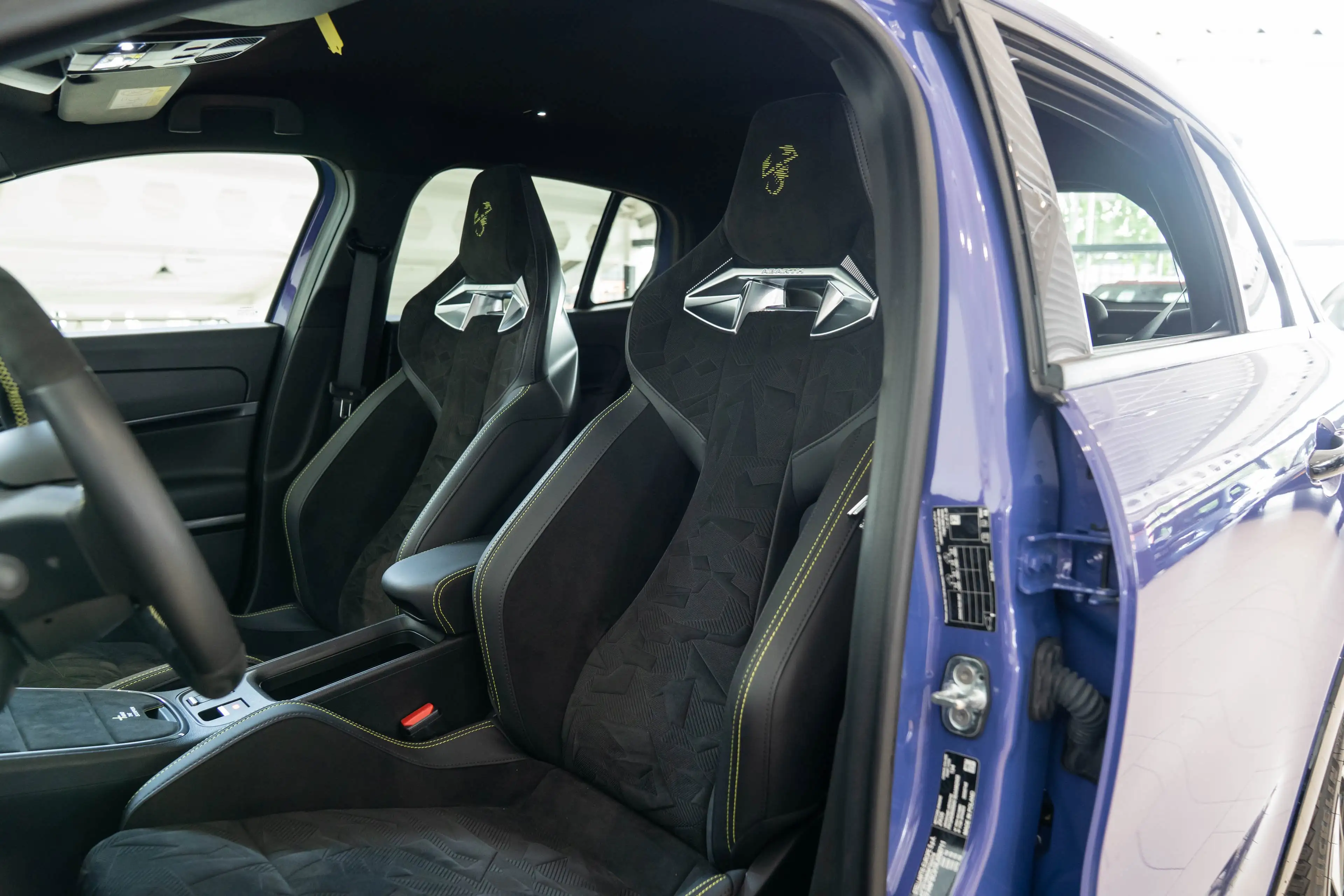Abarth 600e Scorpionissima 54 kWh | Tot 8 Jaar Garantie | Wint — photo 16
