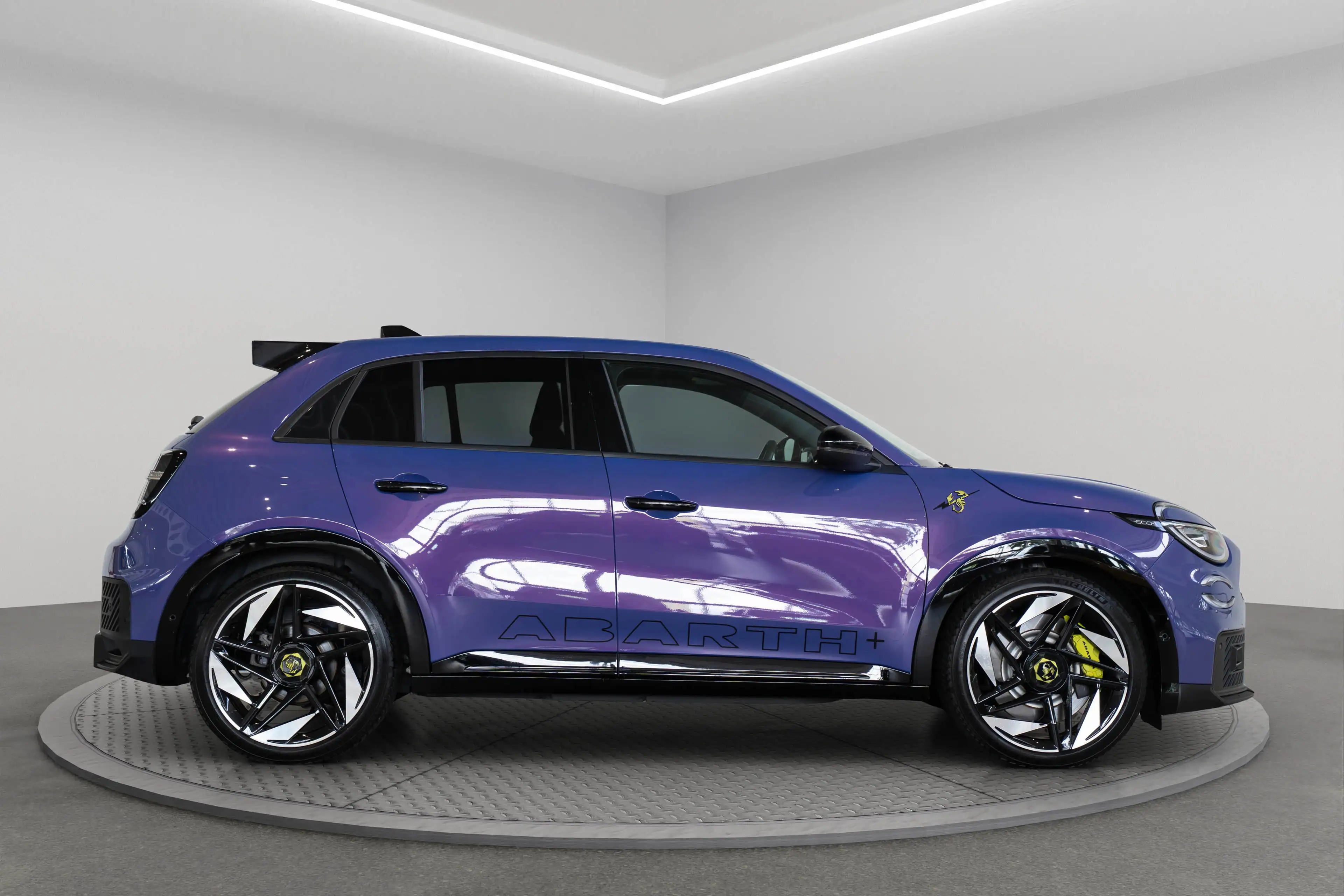 Abarth 600e Scorpionissima 54 kWh | Tot 8 Jaar Garantie | Wint — photo 6