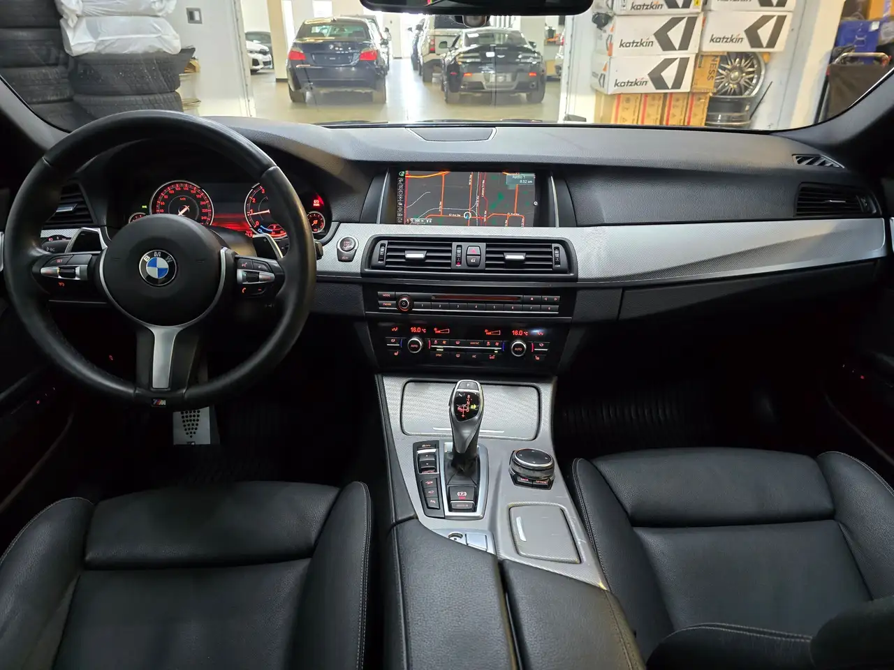 BMW 5 Series снимка BMW 5 Series