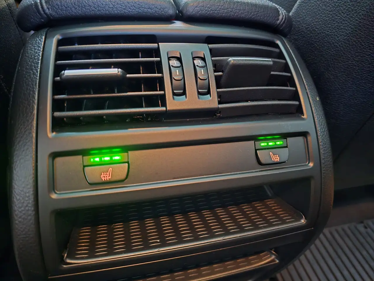 BMW 5 Series снимка BMW 5 Series