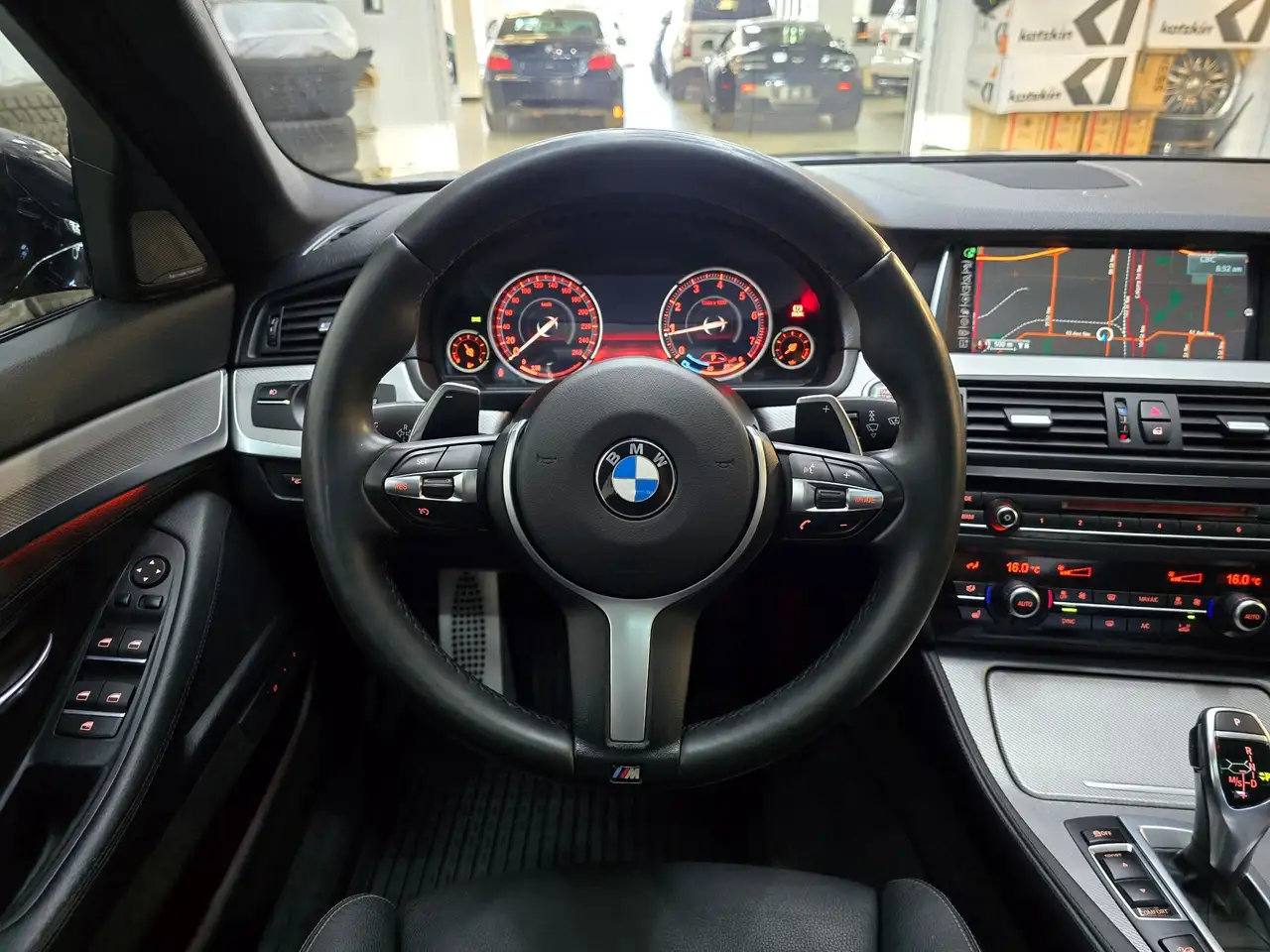 BMW 5 Series снимка BMW 5 Series