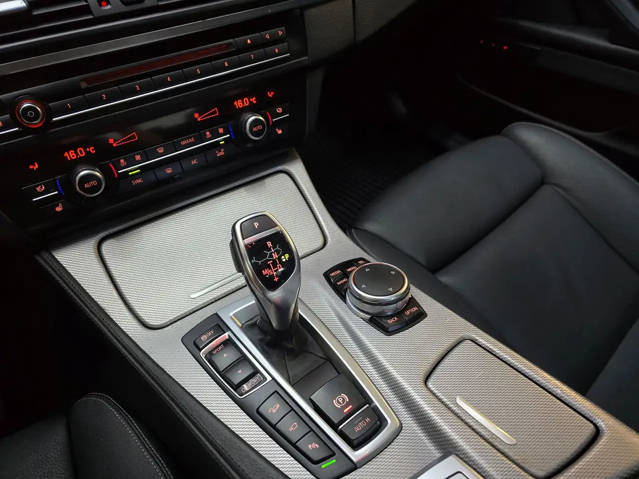 BMW 5 Series снимка BMW 5 Series