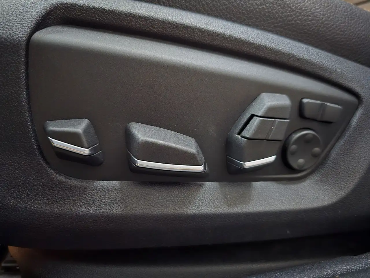 BMW 5 Series снимка BMW 5 Series