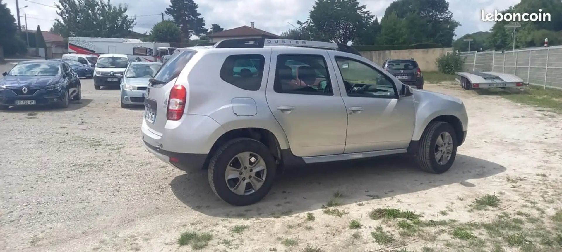 Dacia Duster 4X4 110 CV 1ere MAIN (belex auto A YOLET) Gris - 2