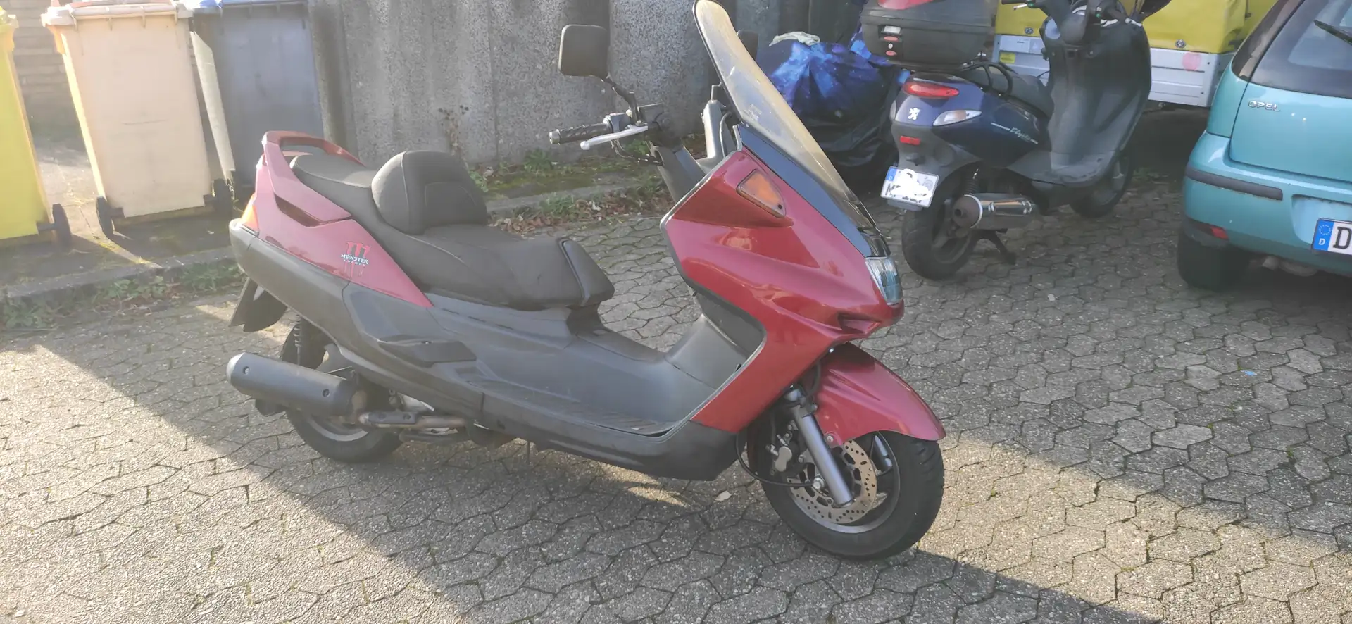 Yamaha Majesty 250 Rojo - 1