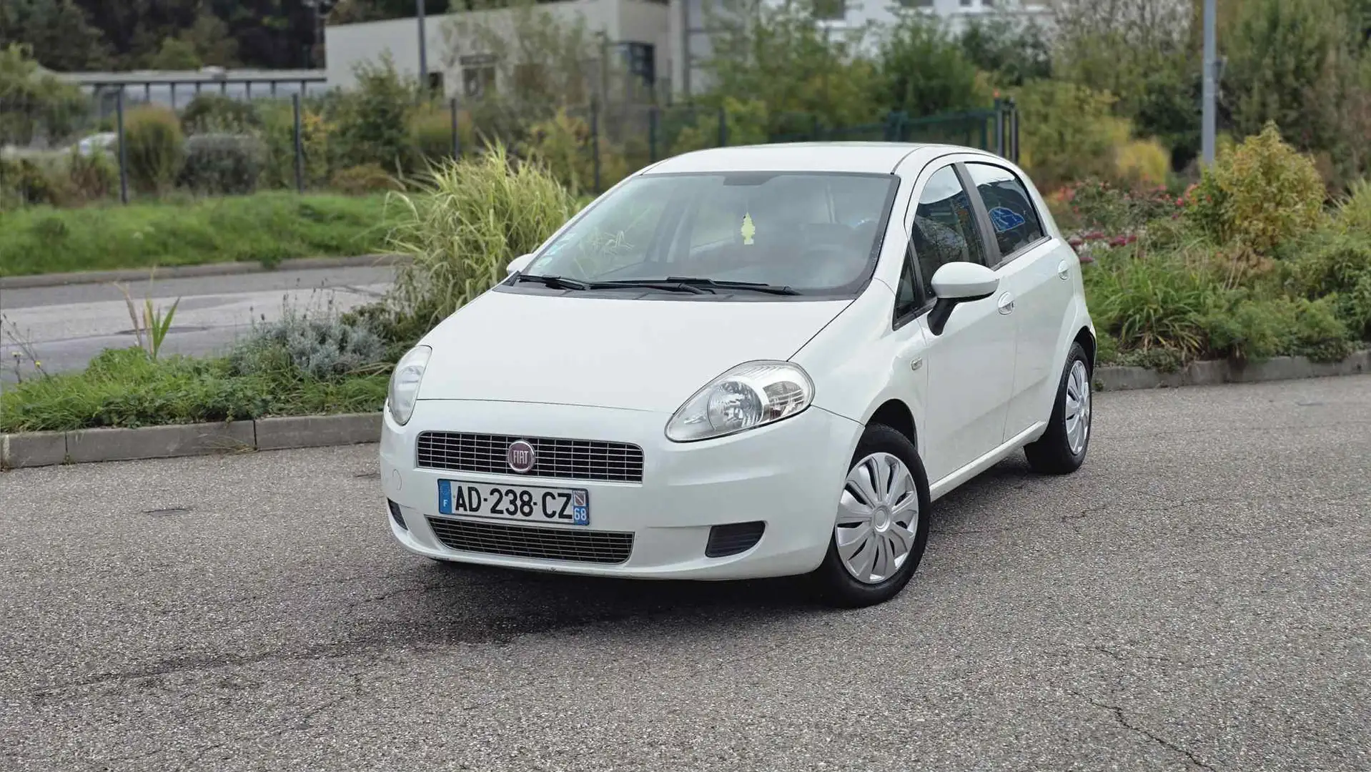 Fiat Grande Punto GRANDE PUNTO 1.2 8V 65 CULT (KIT GRUAU) Blanc - 1