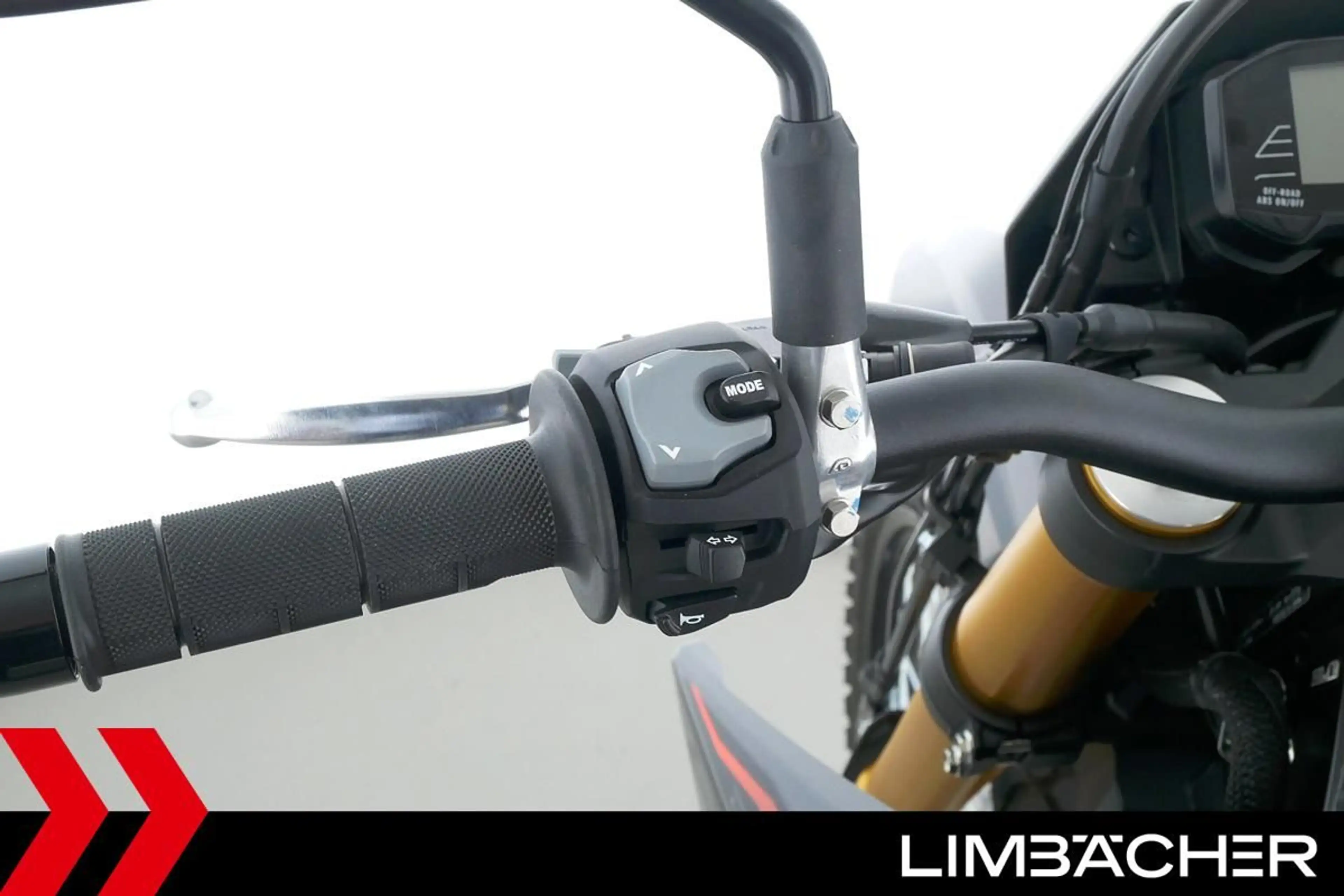Suzuki DR-Z4S ENDURO - TC, Fahrmodi — photo 18