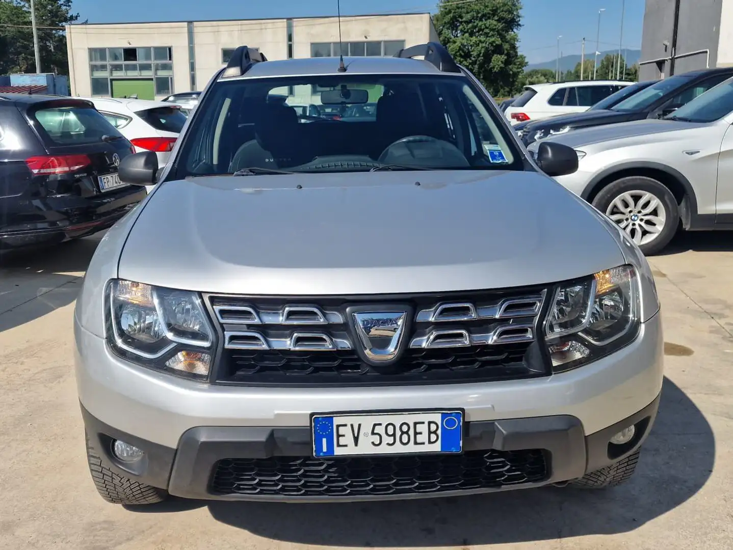 Dacia Duster Duster  1.6  Gpl 4x2 105cv UNICO PROPRIETARIO Plateado - 1