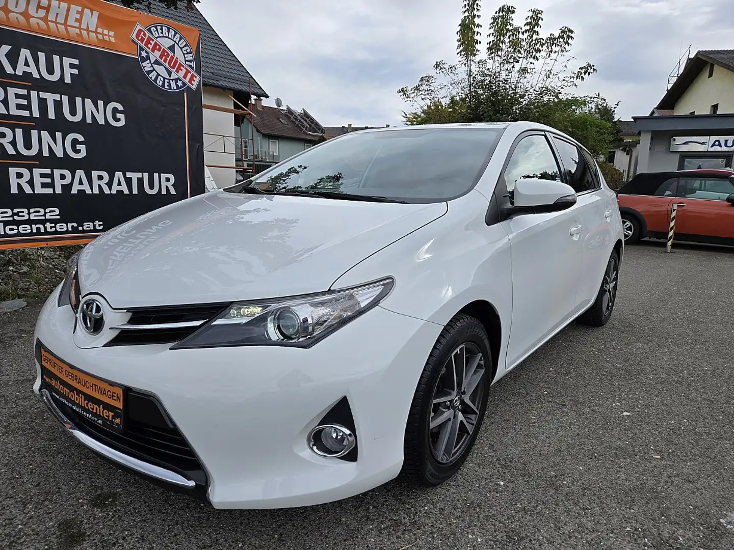 Toyota Auris 1,6 Valvematic Feel! Weiß - 1