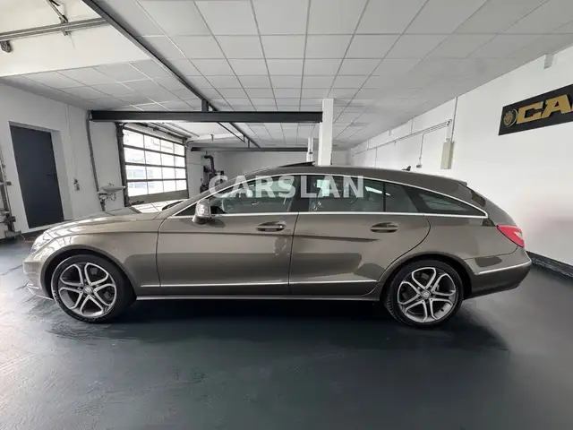 Mercedes-Benz CLS view 9