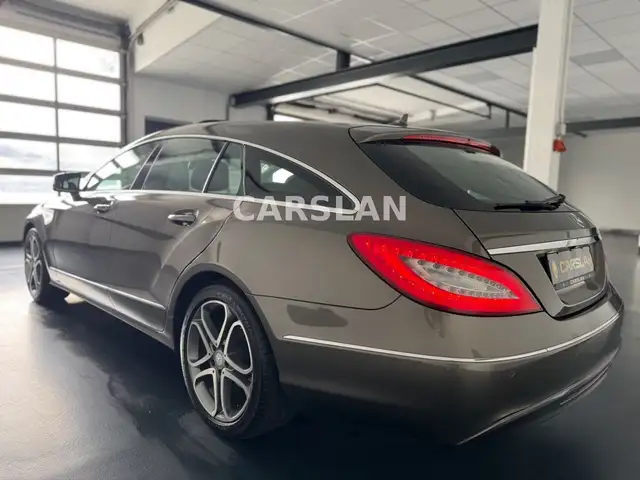 Mercedes-Benz CLS view 13