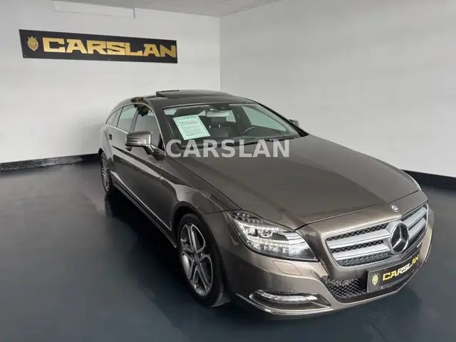 Mercedes-Benz CLS view 2