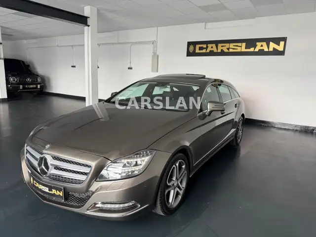 Mercedes-Benz CLS view 4