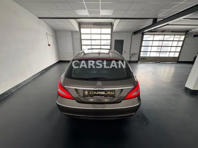 Mercedes-Benz CLS view 14