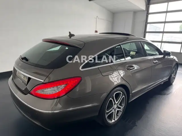 Mercedes-Benz CLS view 12