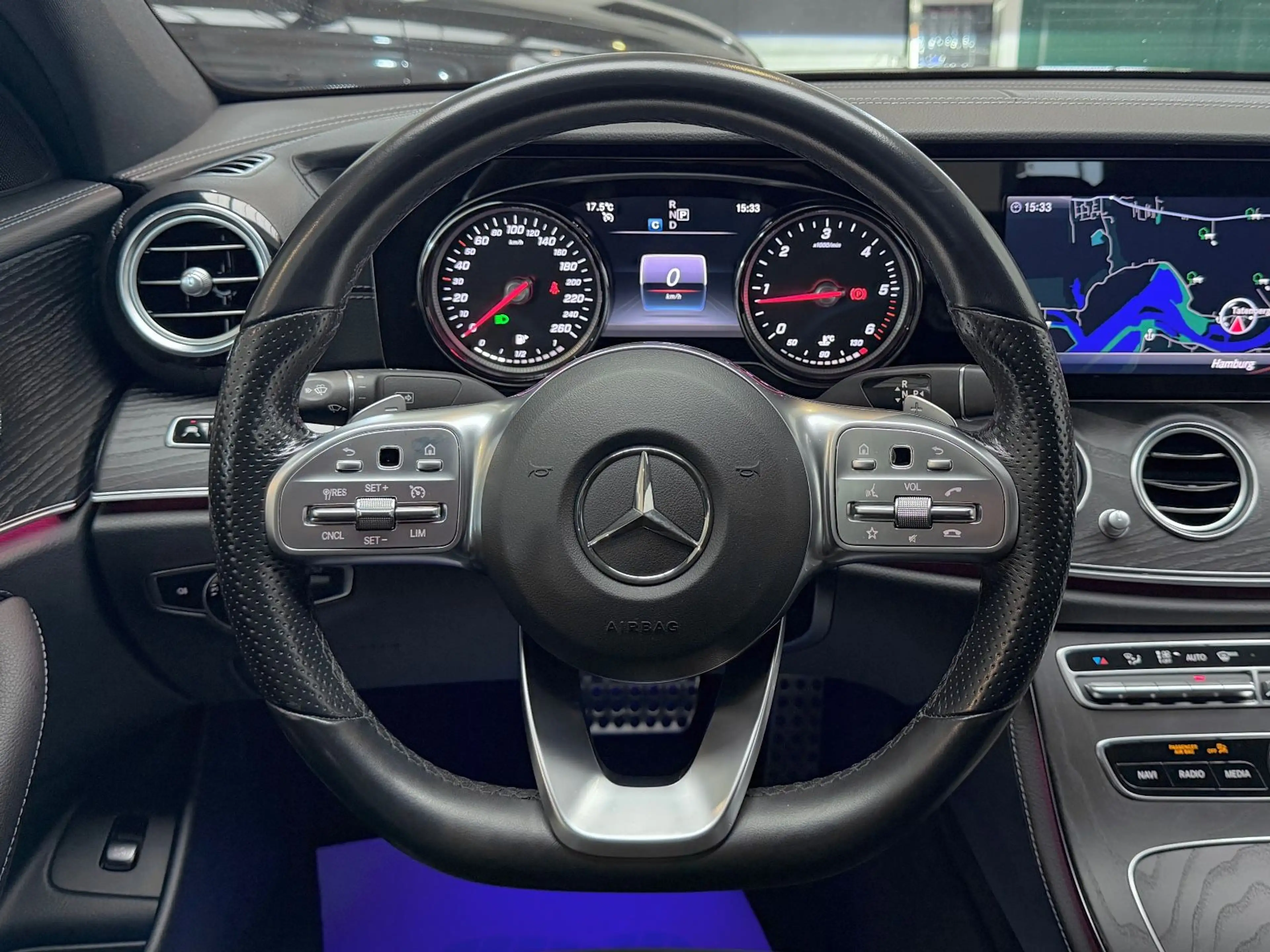 Mercedes-Benz E 220 d 4Matic 9G-Tronic AMG Line LEDER/KAMERA — photo 12