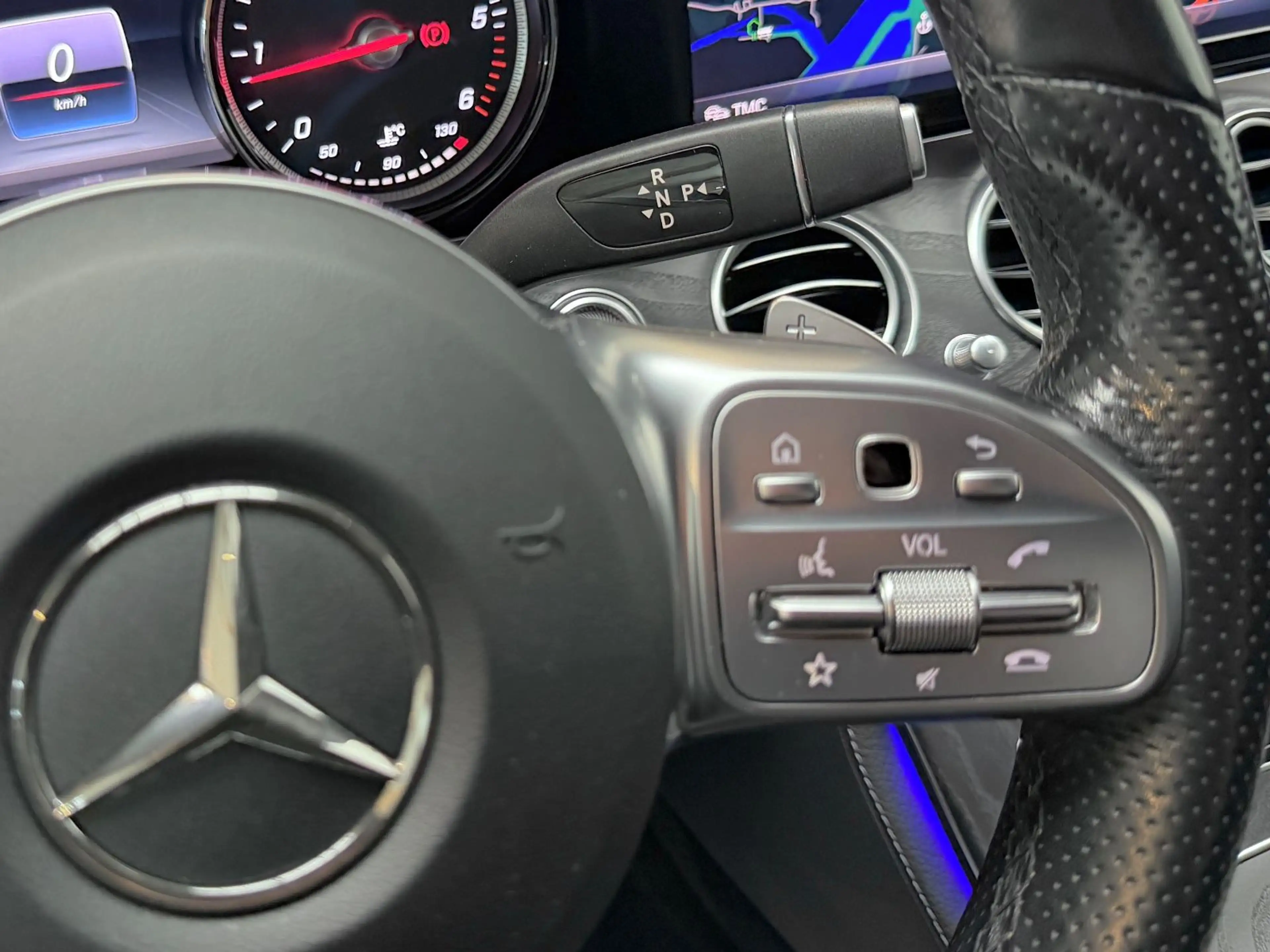 Mercedes-Benz E 220 d 4Matic 9G-Tronic AMG Line LEDER/KAMERA — photo 14