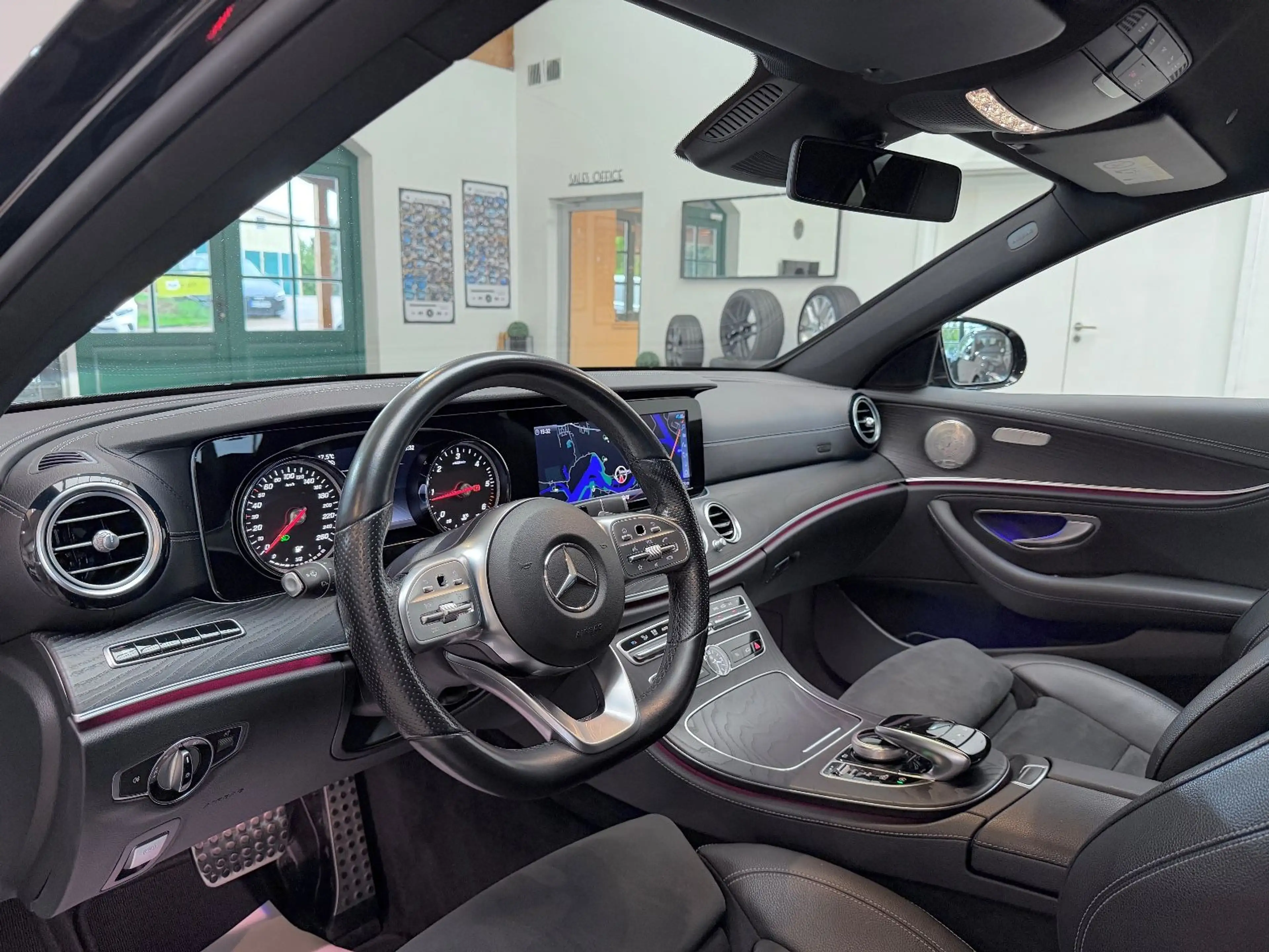 Mercedes-Benz E 220 d 4Matic 9G-Tronic AMG Line LEDER/KAMERA — photo 6