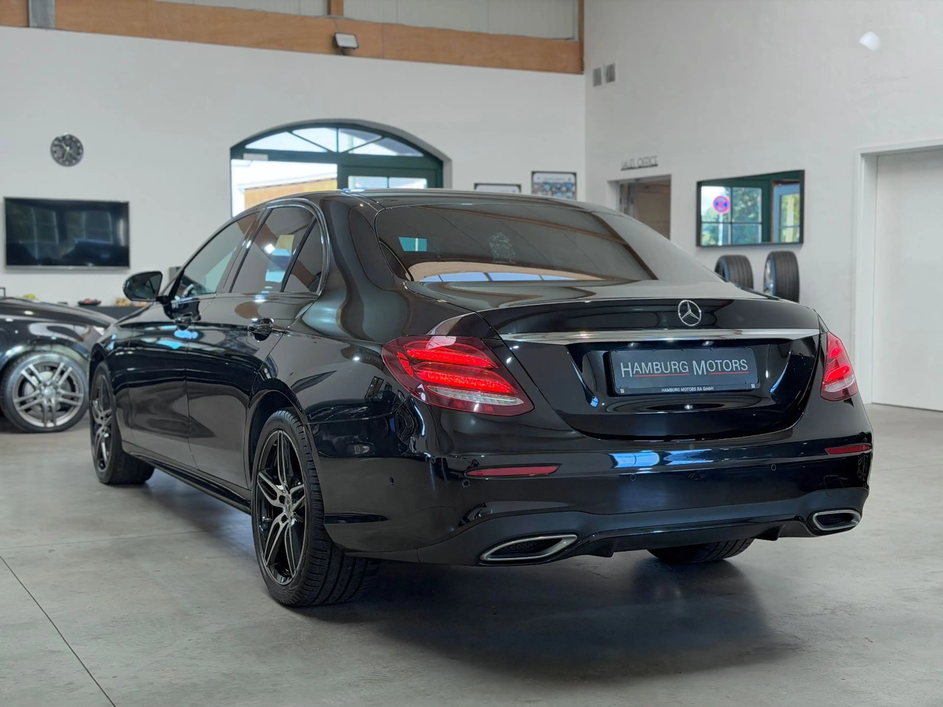 Mercedes-Benz E 220 d 4Matic 9G-Tronic AMG Line LEDER/KAMERA — photo 5