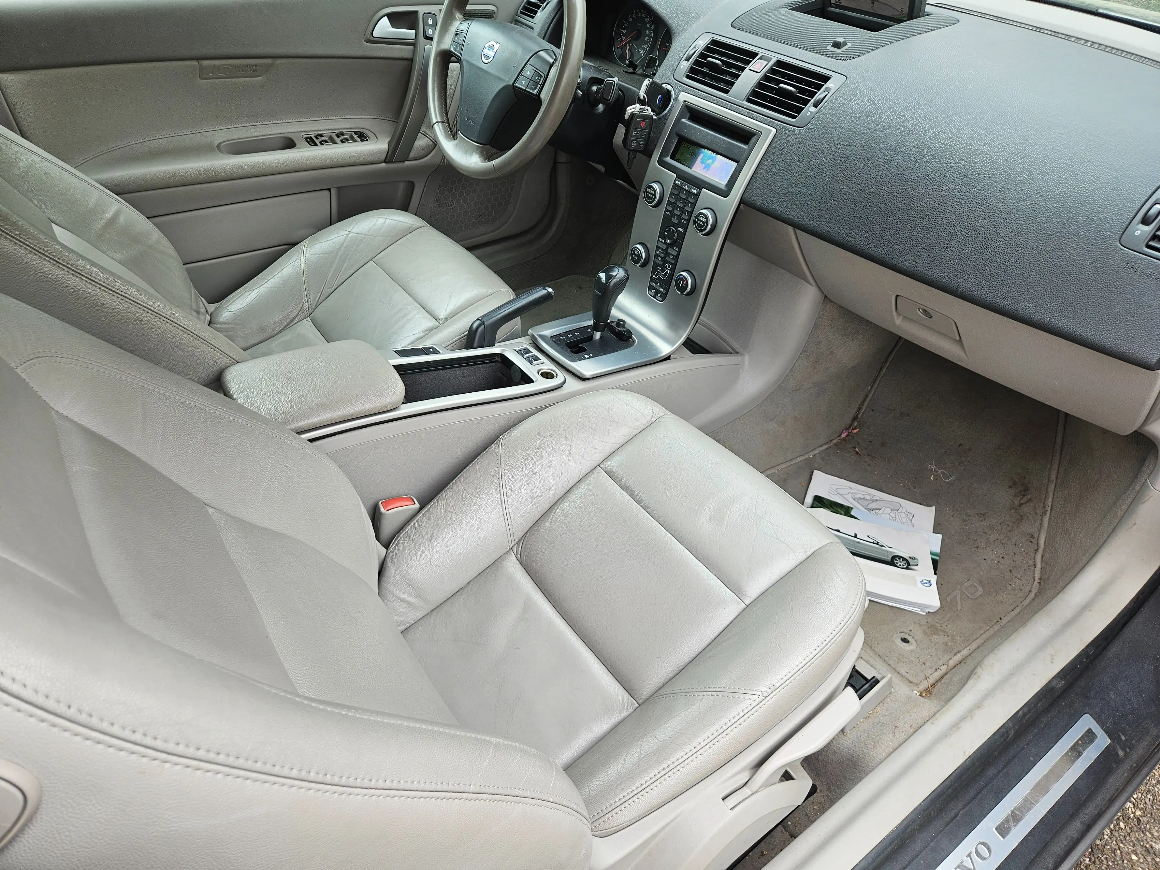 Volvo C70 Summun Leder Navi PDC — photo 10