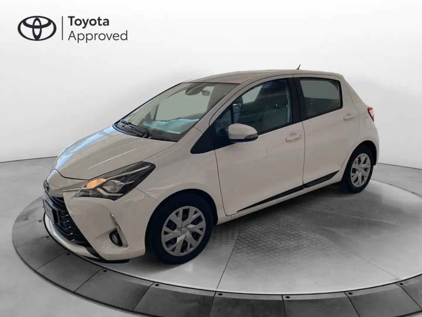 Toyota Yaris 1.0 72 CV 5 porte Active Bianco - 1