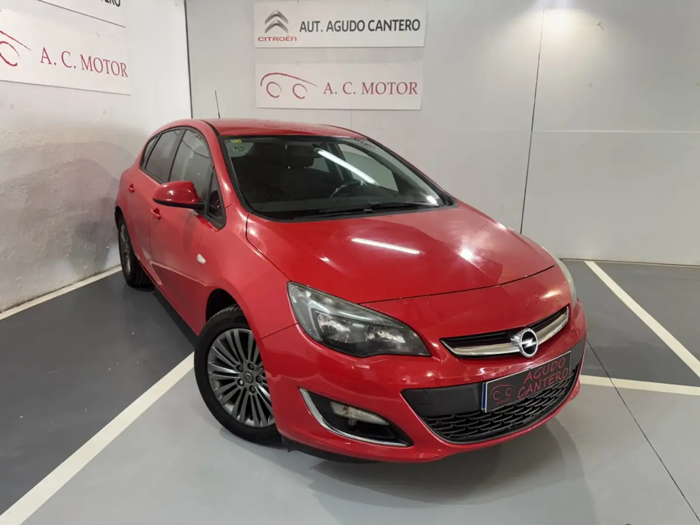 Opel Astra 1.6CDTi S/S Selective 110 Rouge - 1