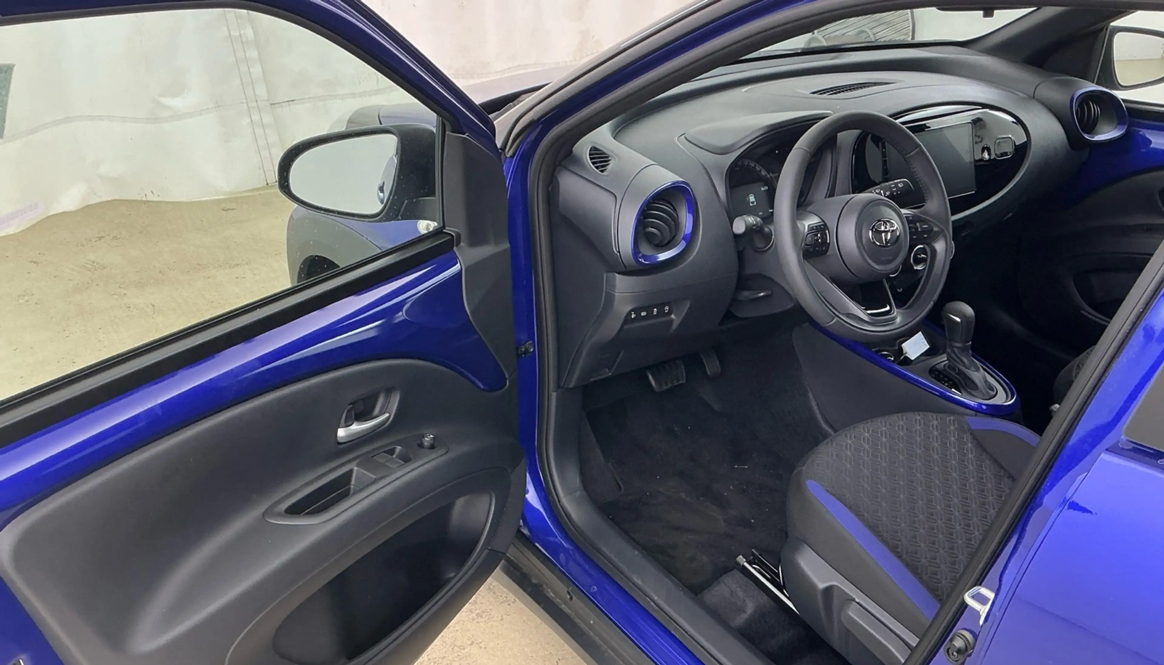 Toyota Aygo X 1.0 VVT-i S-CVT Pulse Automaat/Stoelverwarming/Cam — photo 4