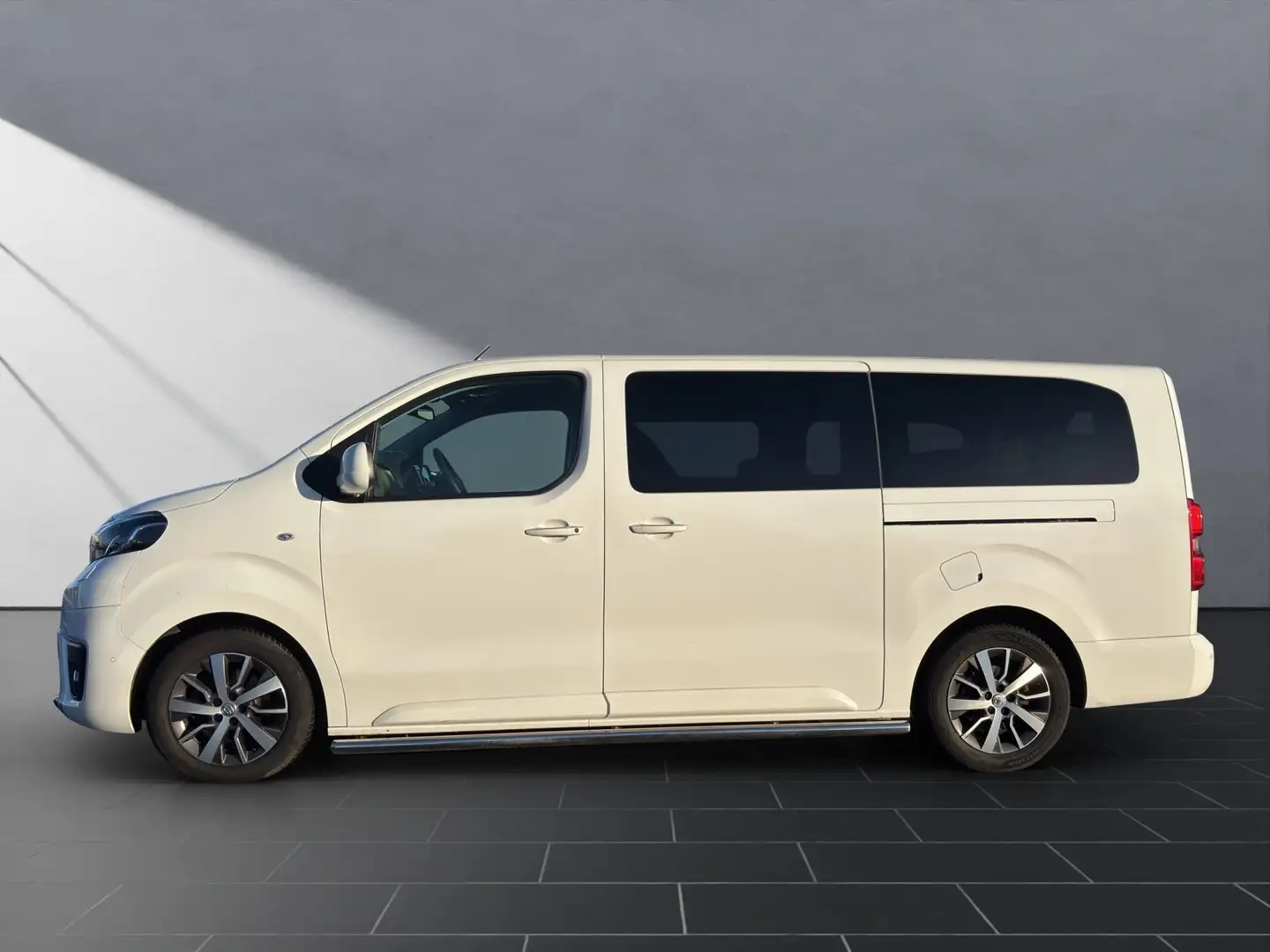 Toyota Proace Verso L2 Shuttle Comfort Automatik HUD Weiß - 2