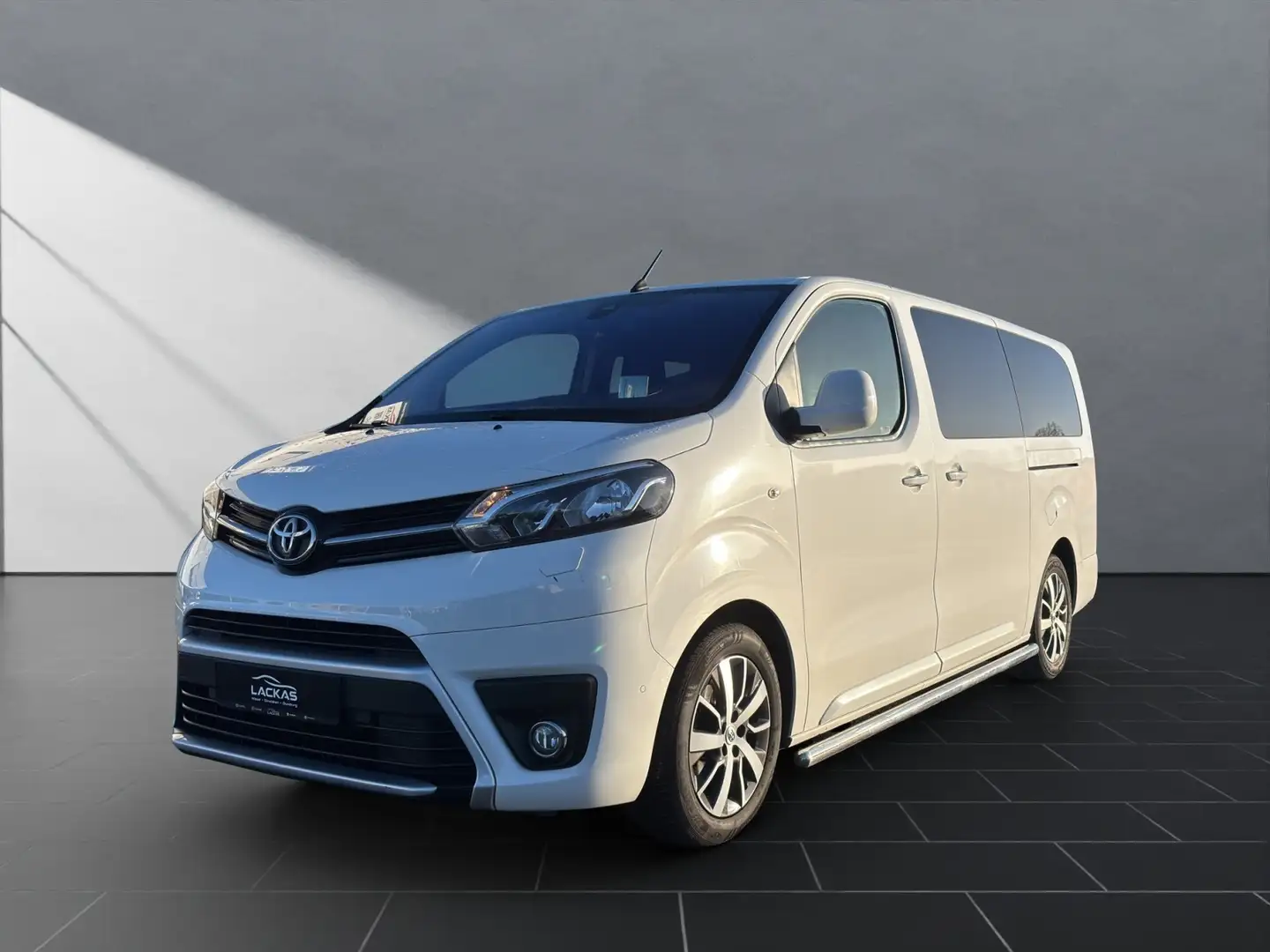 Toyota Proace Verso L2 Shuttle Comfort Automatik HUD Weiß - 1