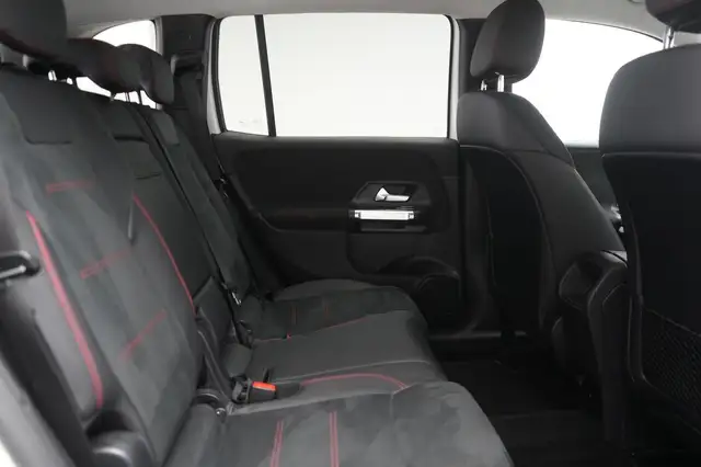 Mercedes-Benz GLB view 15