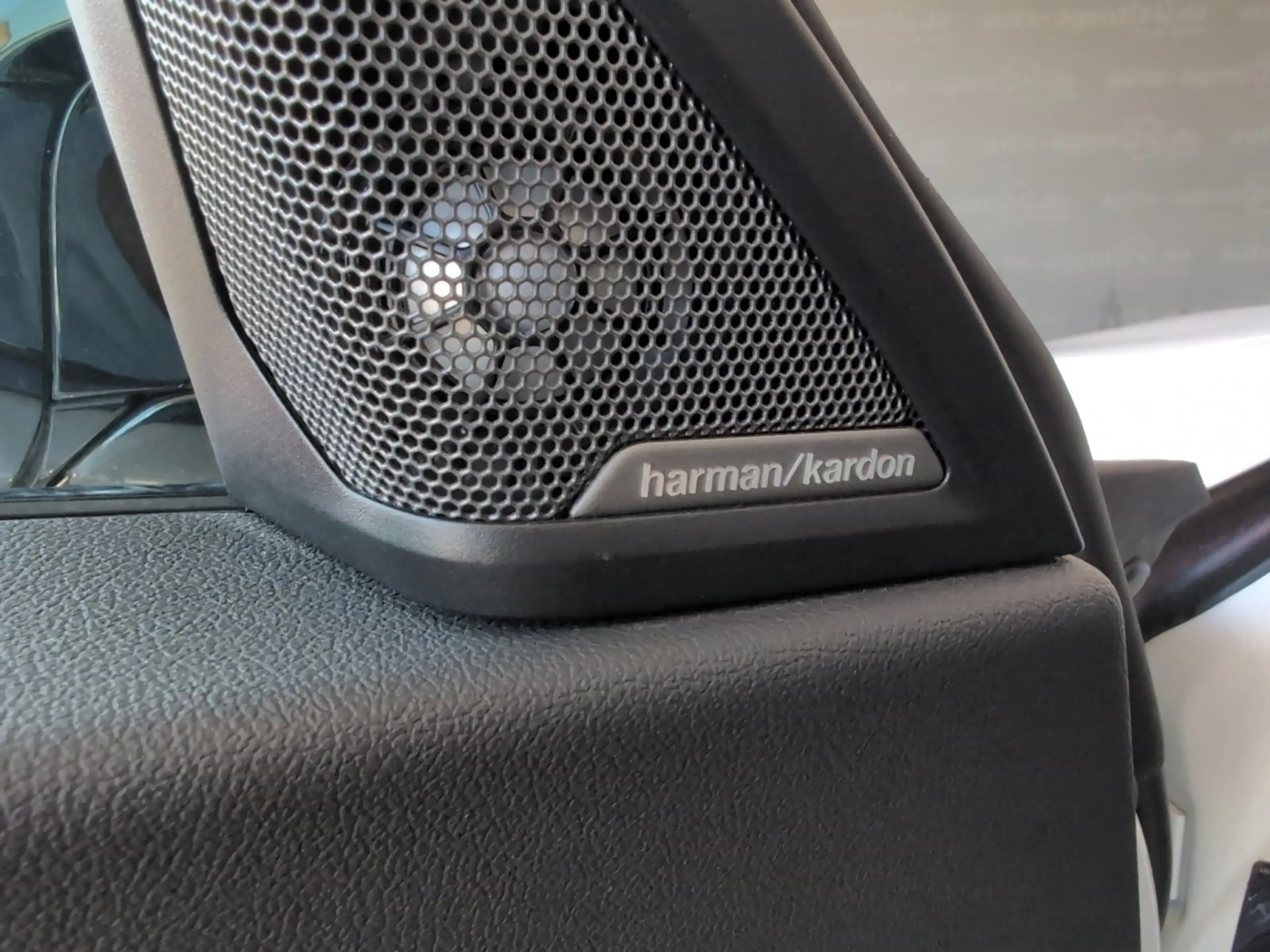 BMW M2 40i /HUD/ACC/H&K/Keyless/Memory/LiveCockpitPro/Wid — photo 15