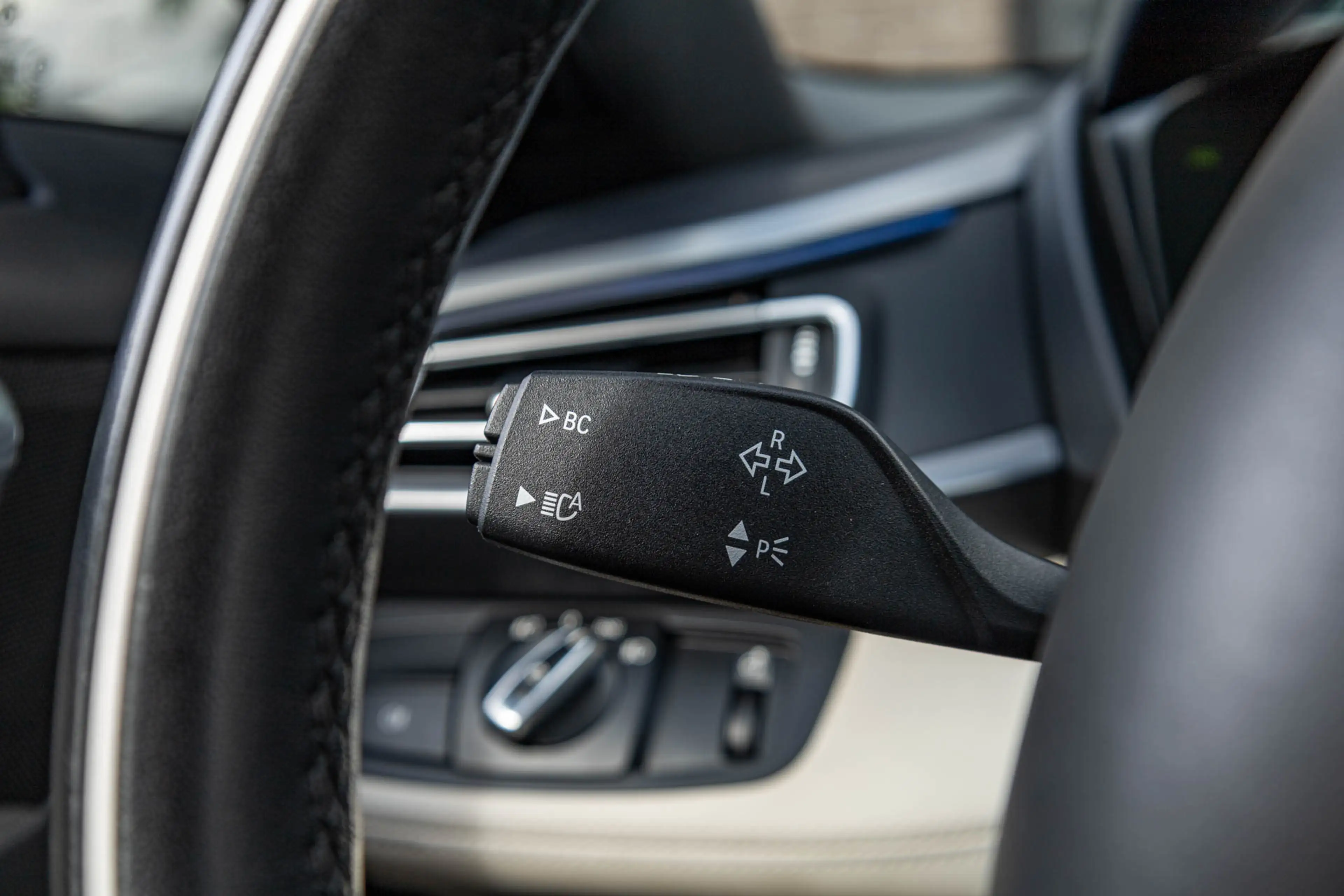 BMW i8 I12 / NAP / Head-Up / HK / 22 Inch / Keyless — photo 24