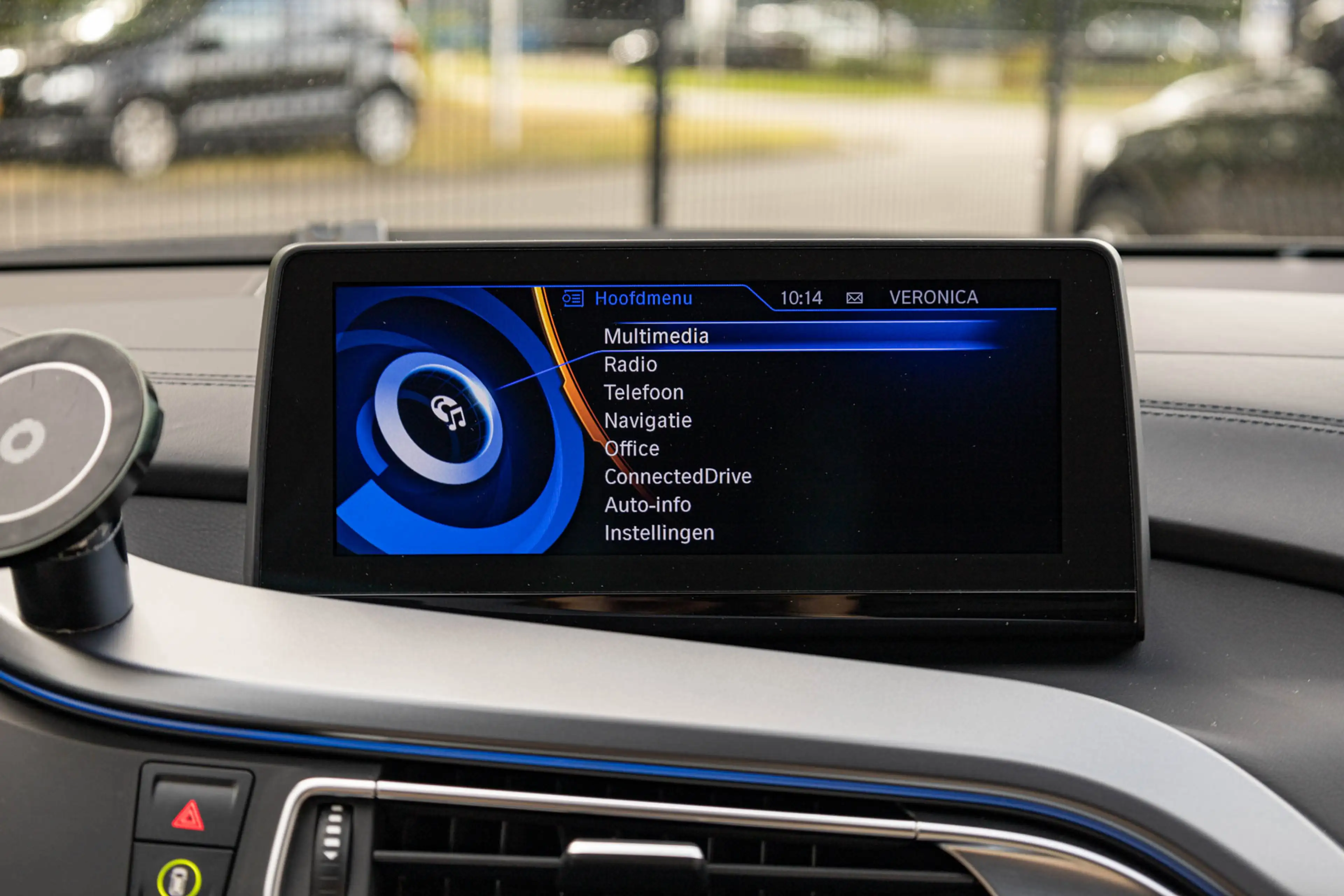 BMW i8 I12 / NAP / Head-Up / HK / 22 Inch / Keyless — photo 36