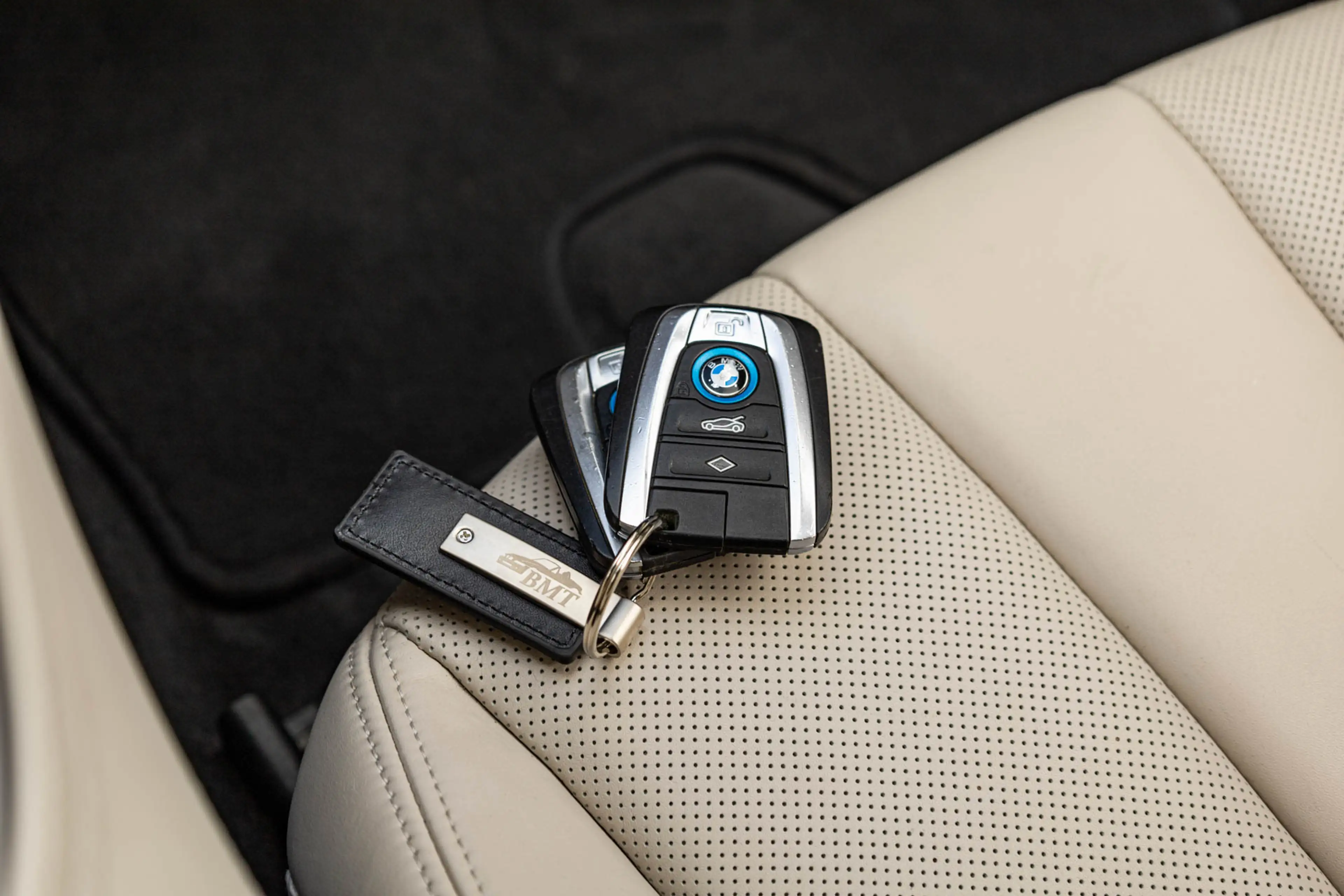 BMW i8 I12 / NAP / Head-Up / HK / 22 Inch / Keyless — photo 46