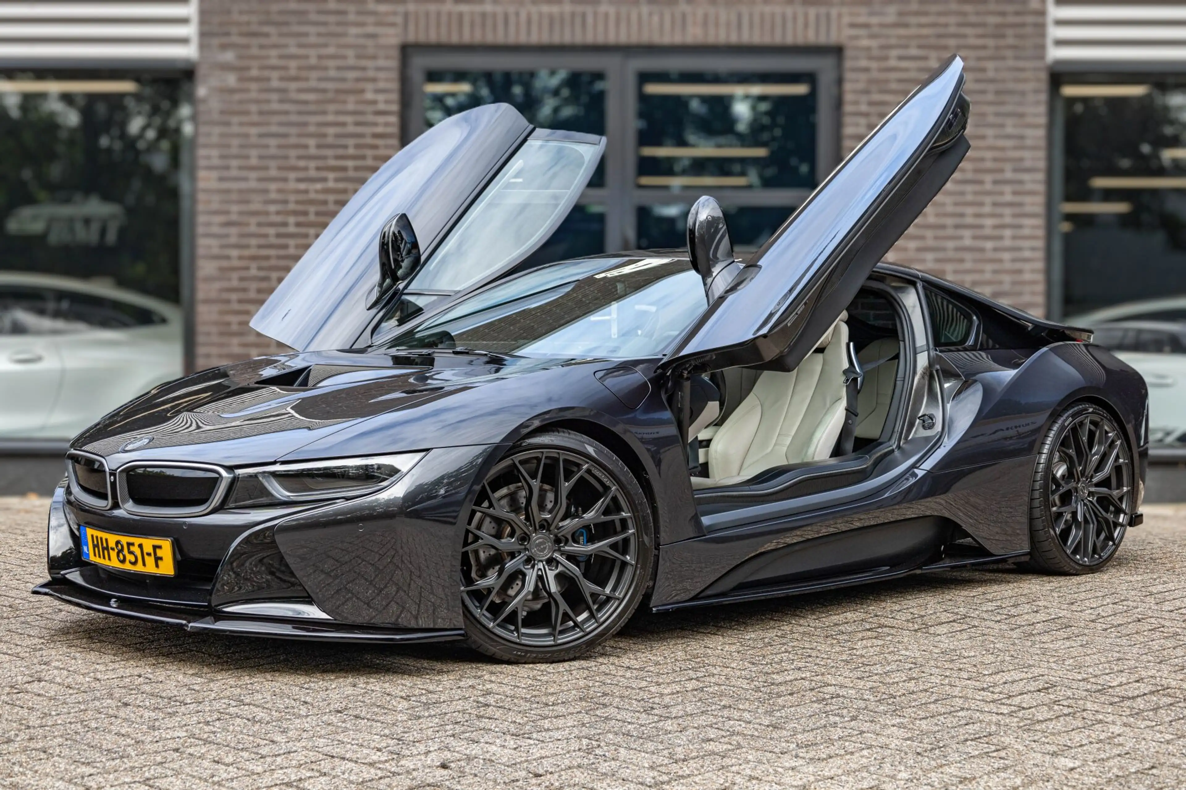 BMW i8 I12 / NAP / Head-Up / HK / 22 Inch / Keyless — photo 2