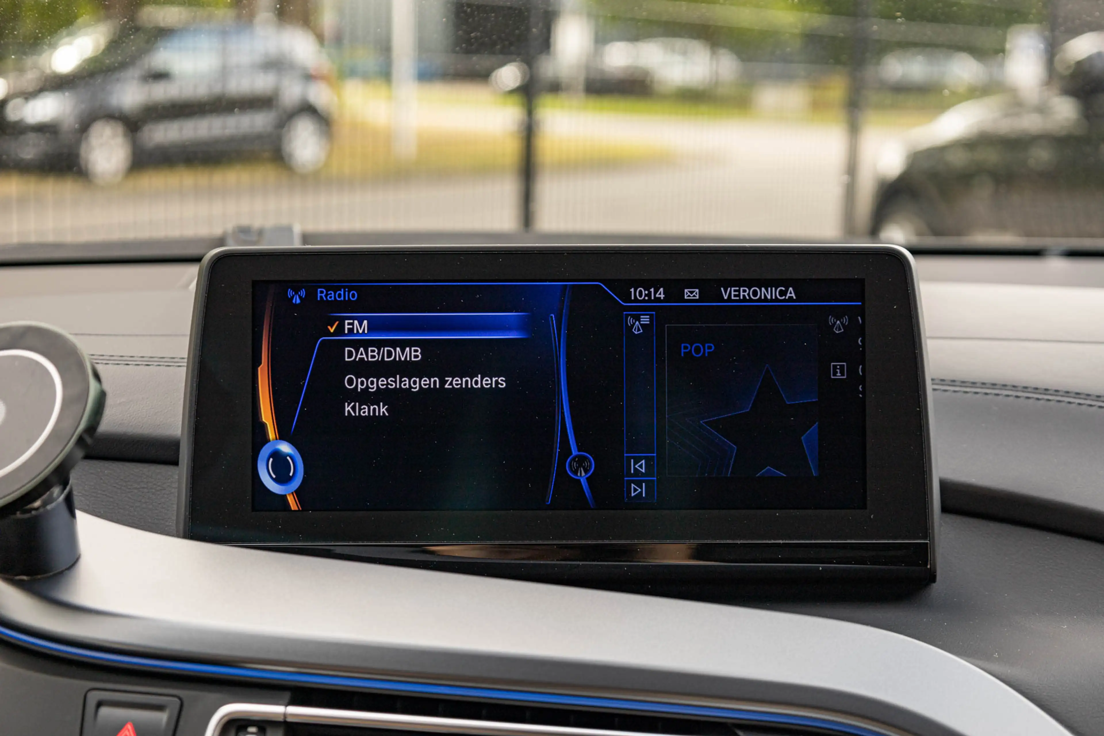BMW i8 I12 / NAP / Head-Up / HK / 22 Inch / Keyless — photo 37