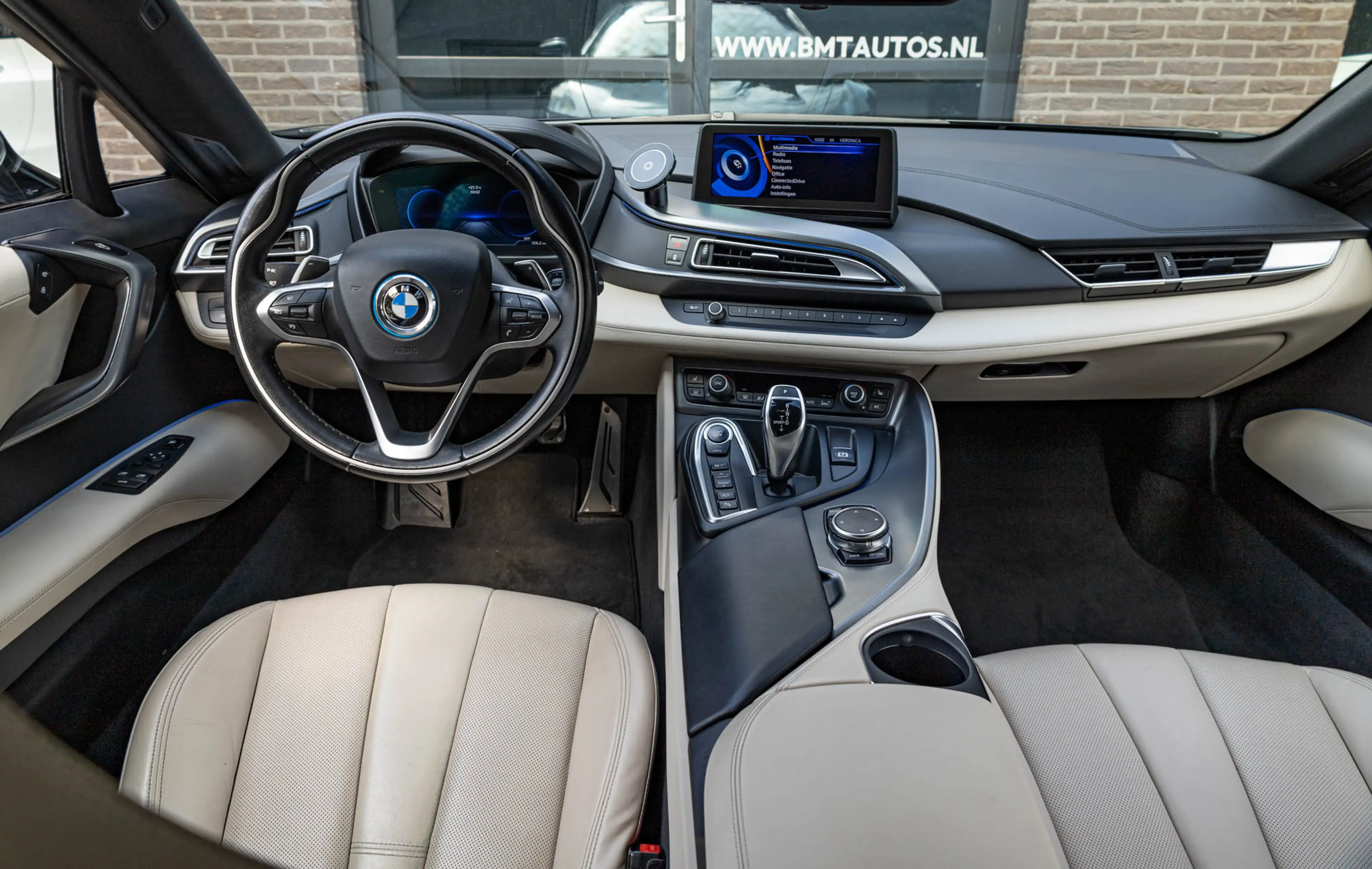 BMW i8 I12 / NAP / Head-Up / HK / 22 Inch / Keyless — photo 17