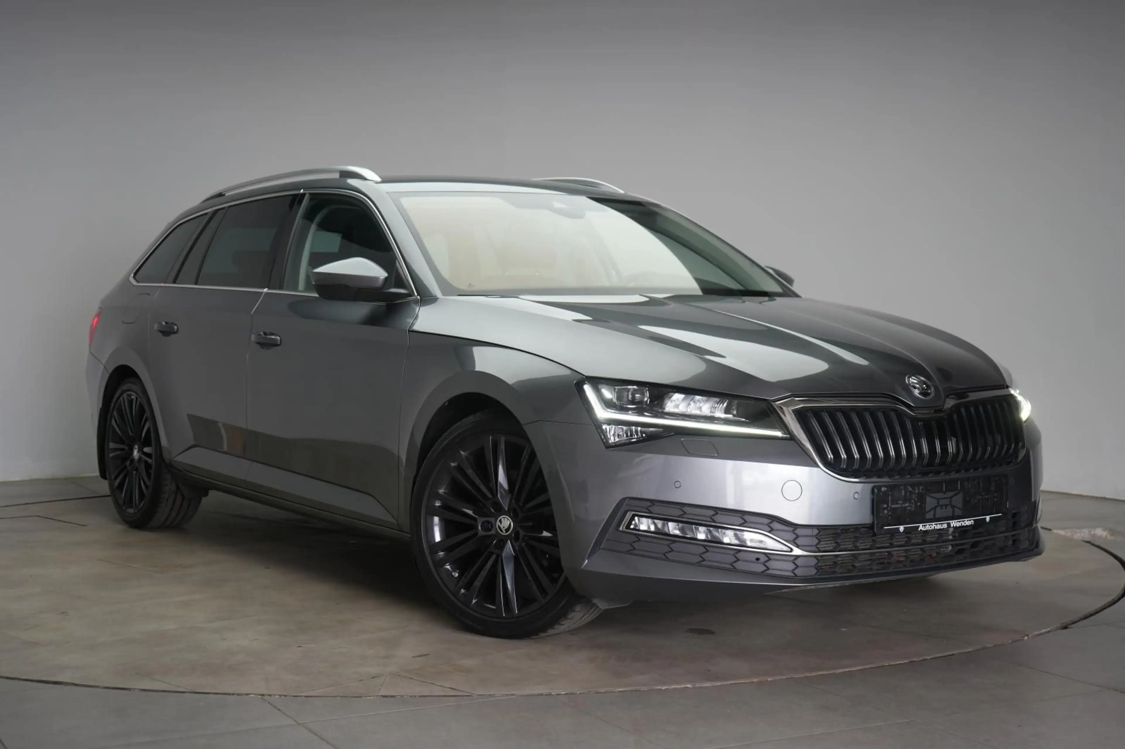 Skoda Superb 2.0 TDI 4x4 DSG Style Leder/ACC/Kamera/AH
